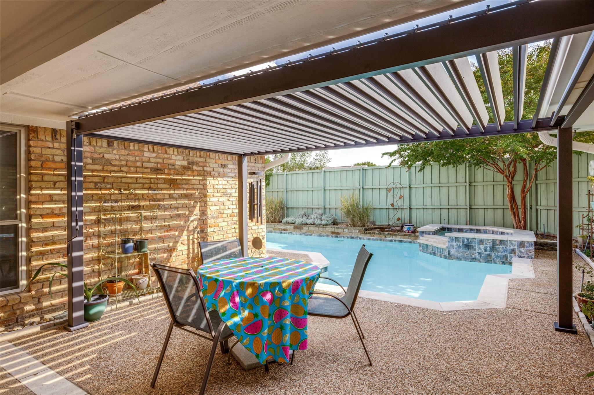 main property photo 25