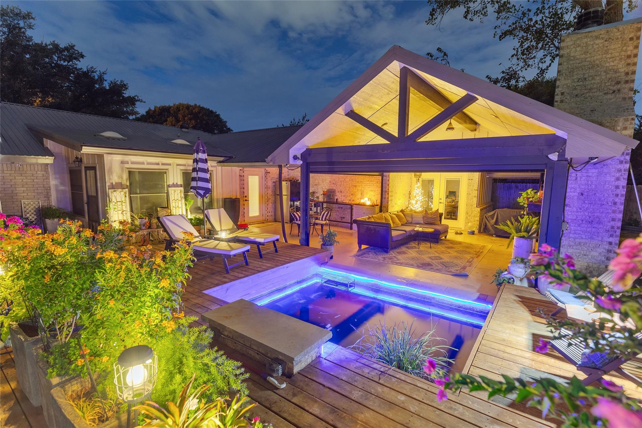 main property photo 30