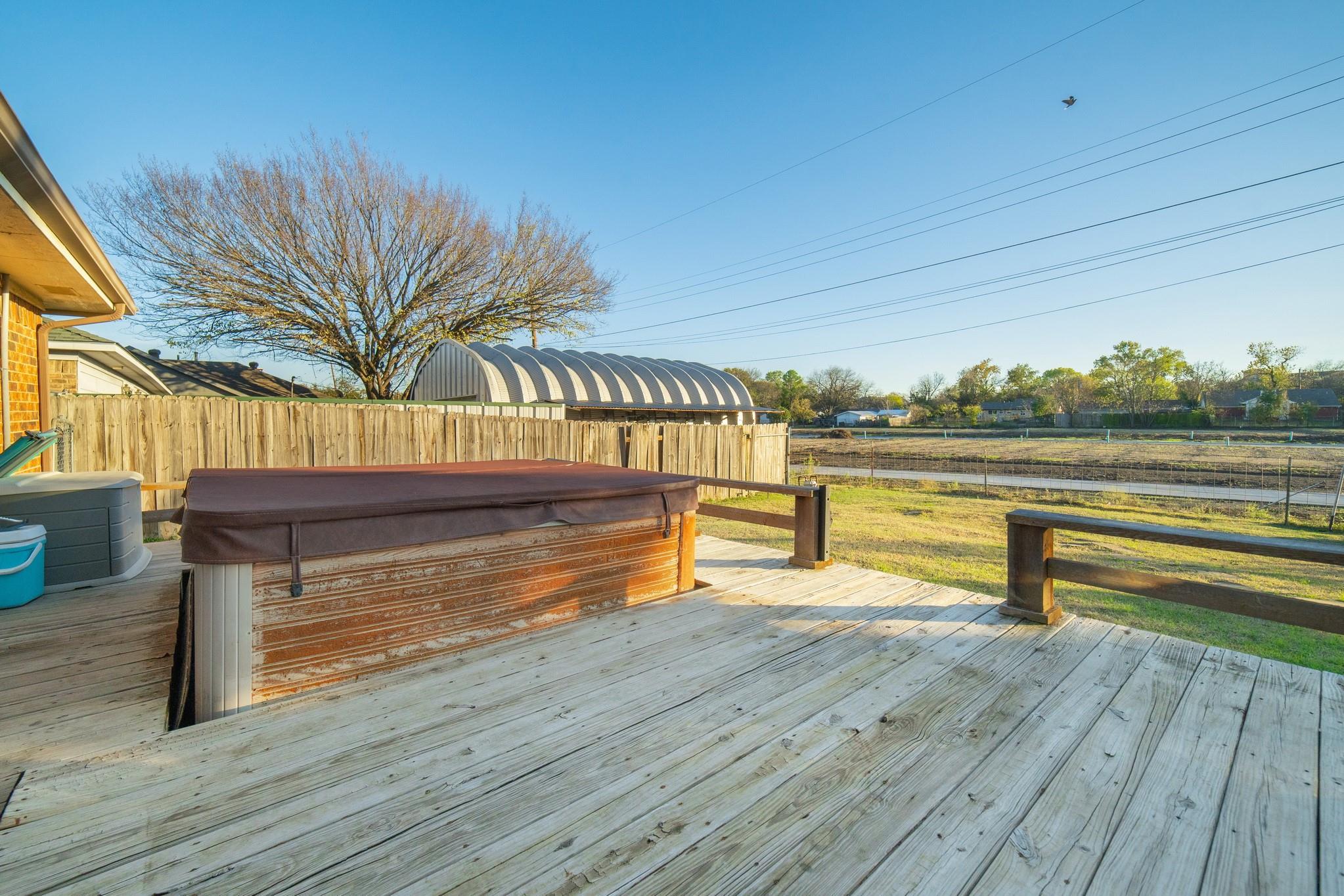 main property photo 23
