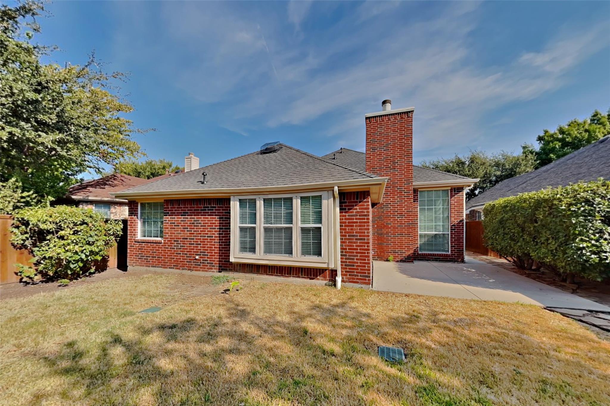 main property photo 16