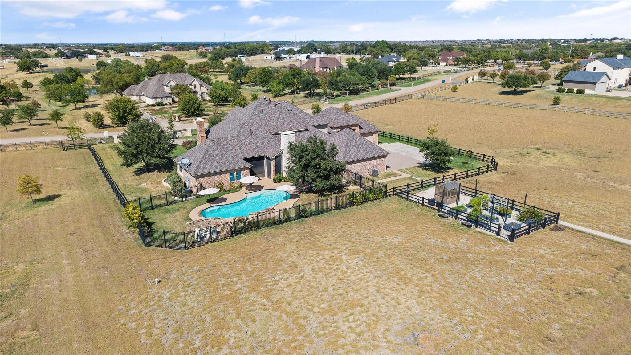 main property photo 3