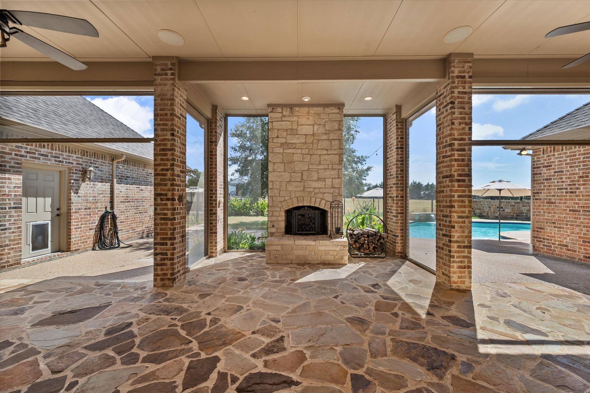 main property photo 33