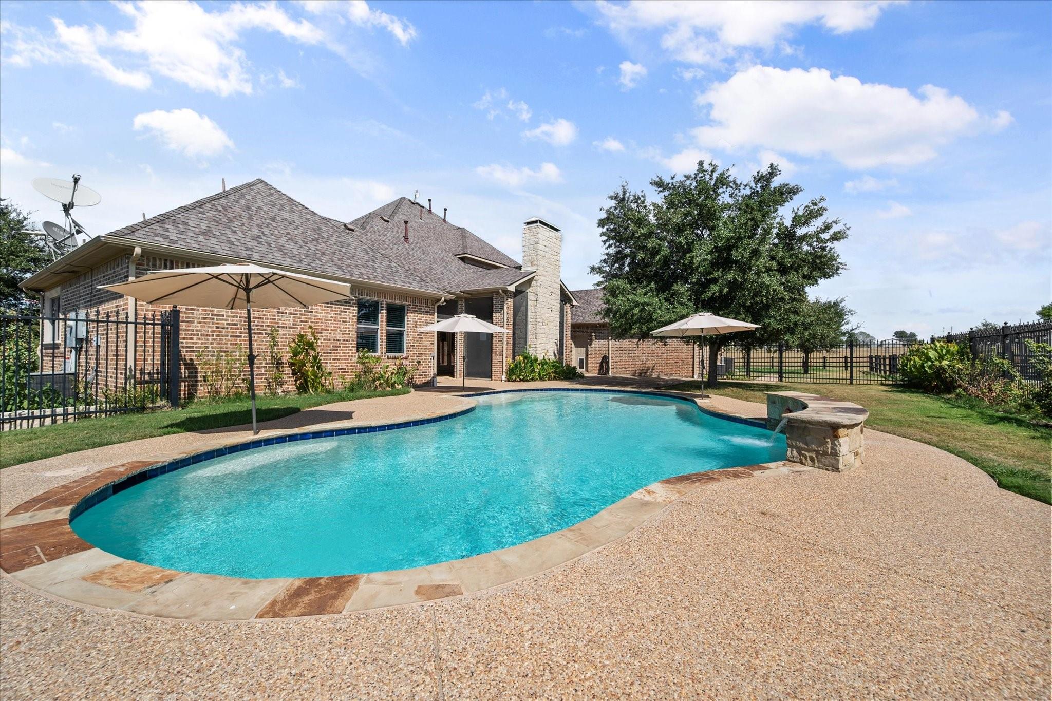 main property photo 35