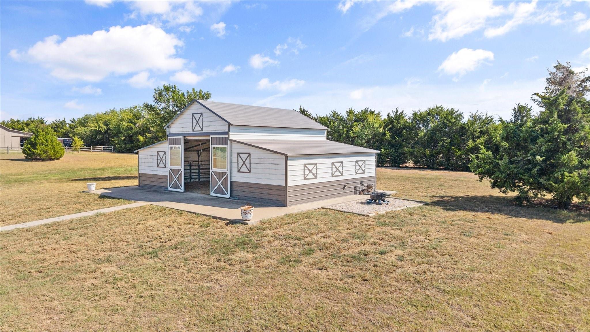 main property photo 36