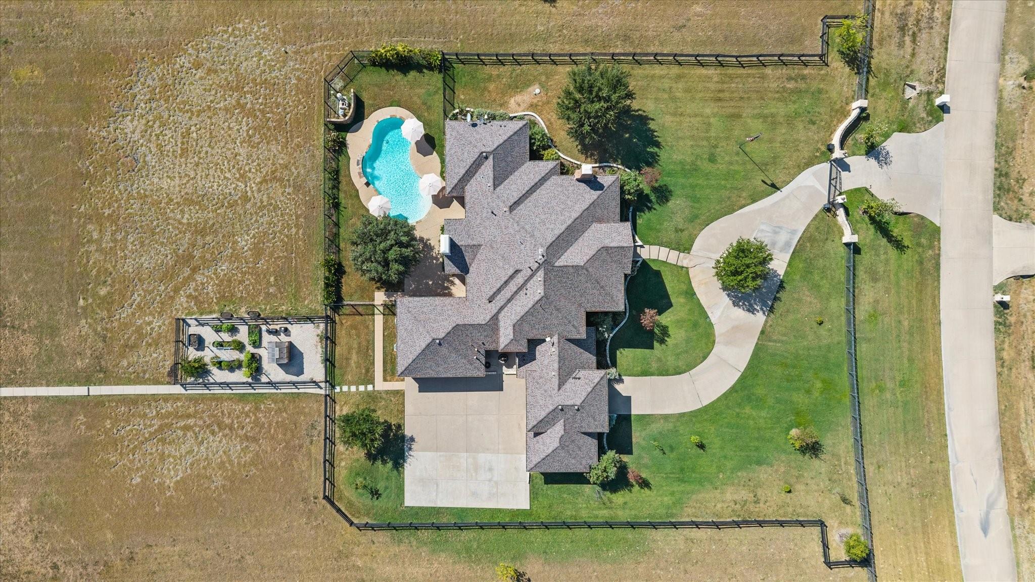 main property photo 4