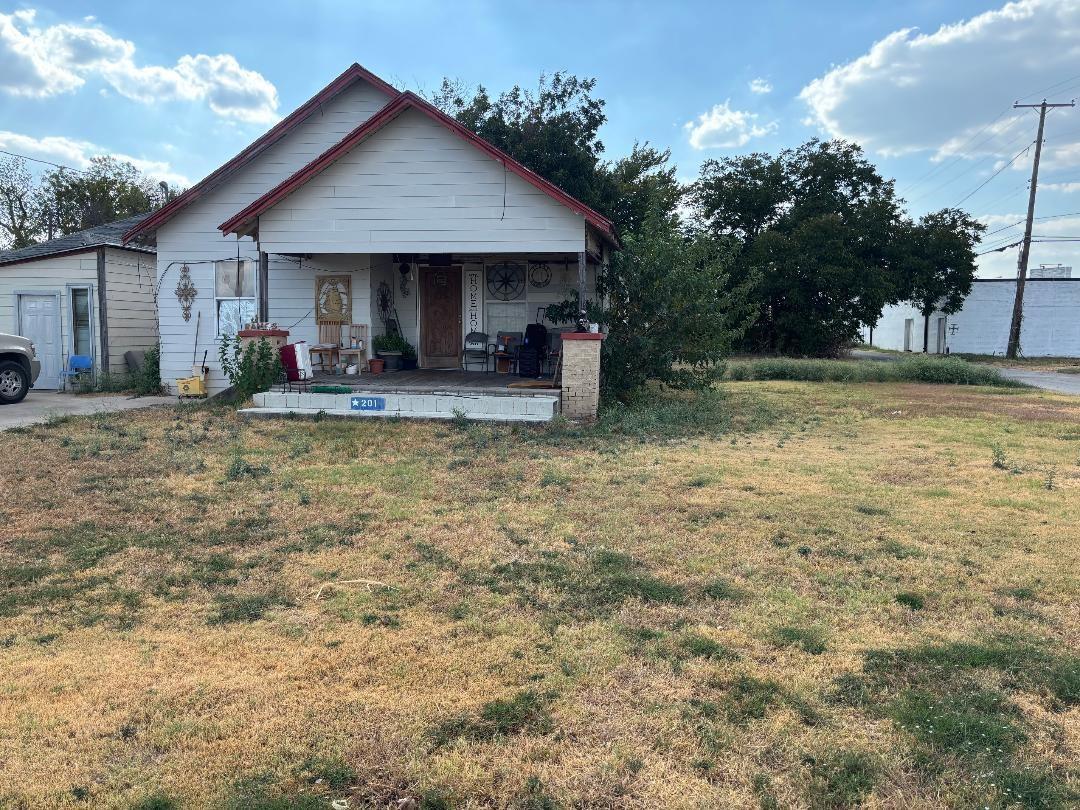 main property photo 8