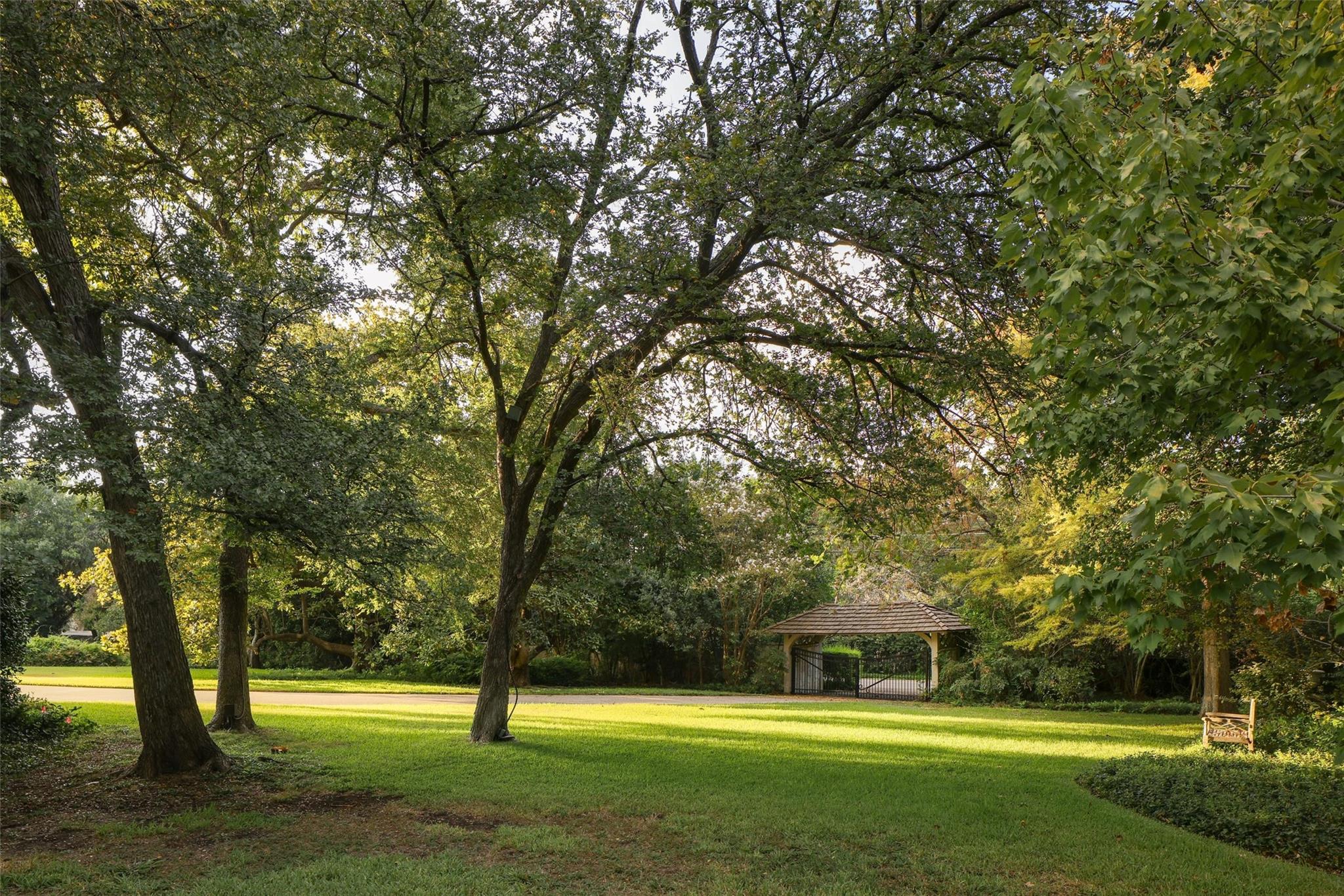 main property photo 14