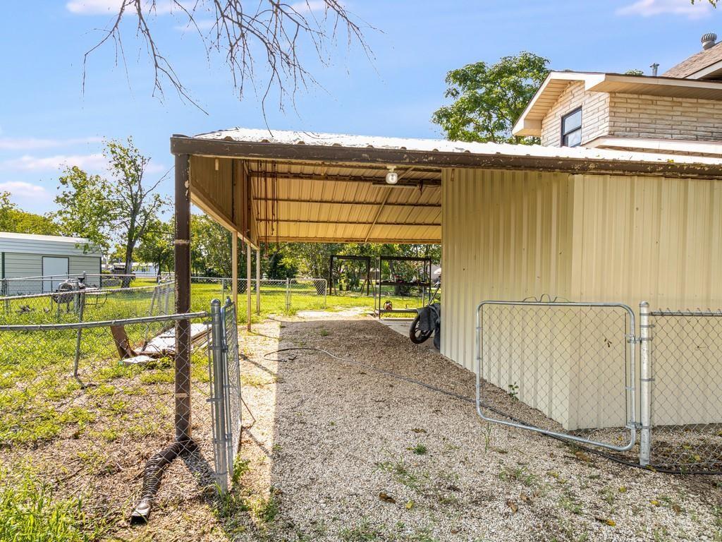 main property photo 37