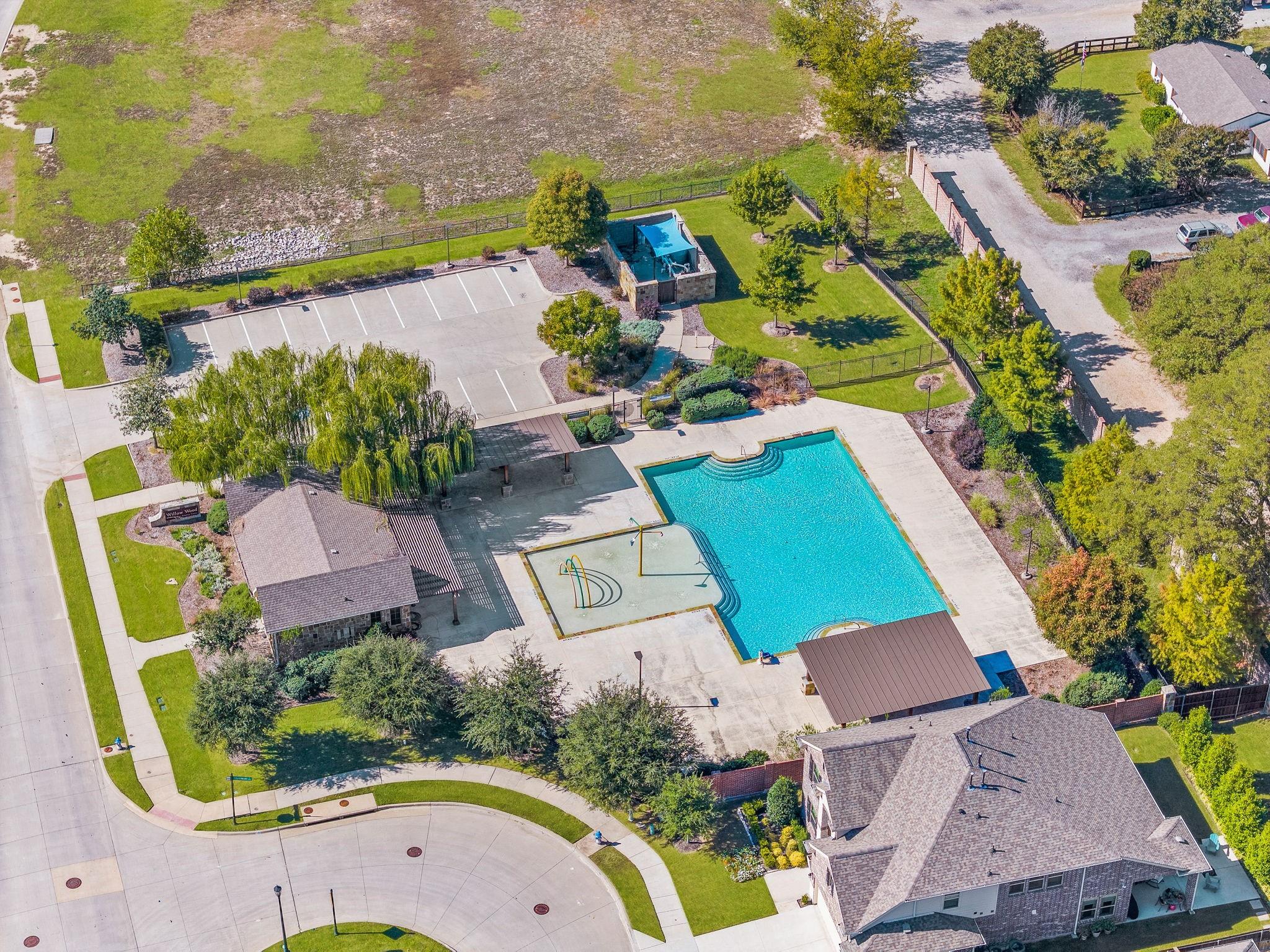 main property photo 36