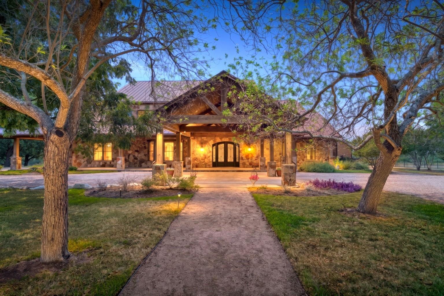 main property photo 8