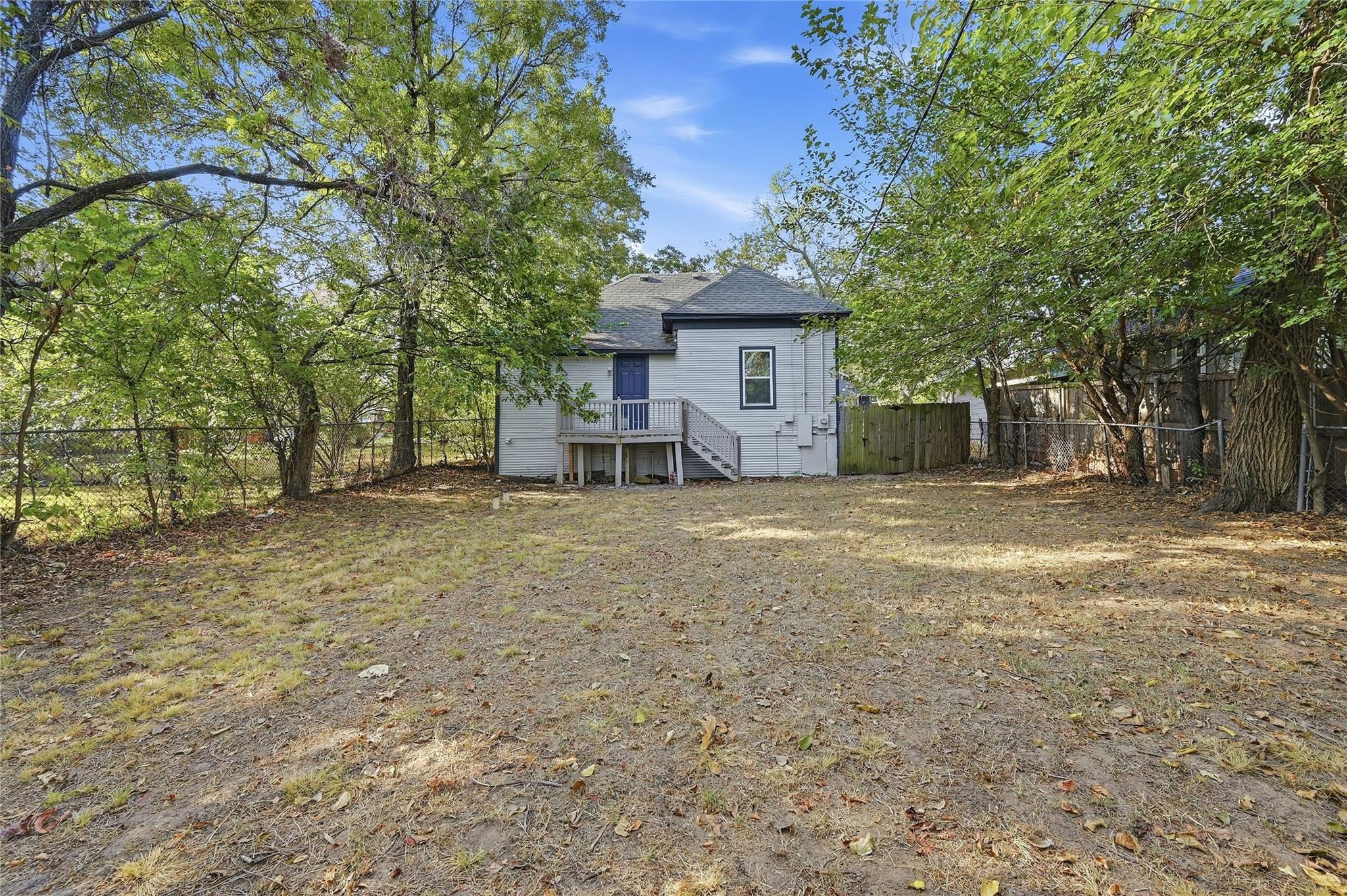 main property photo 18