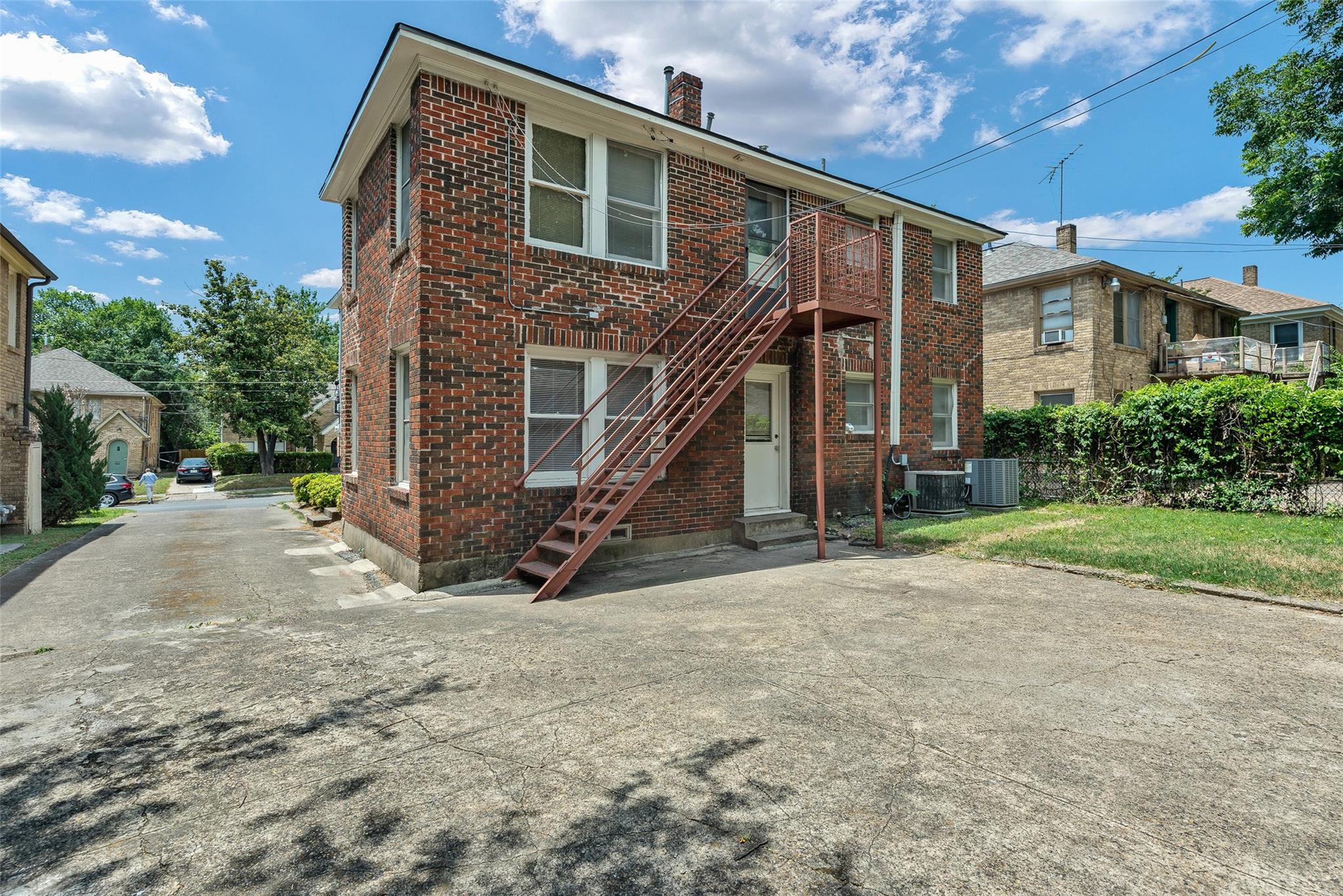 main property photo 9