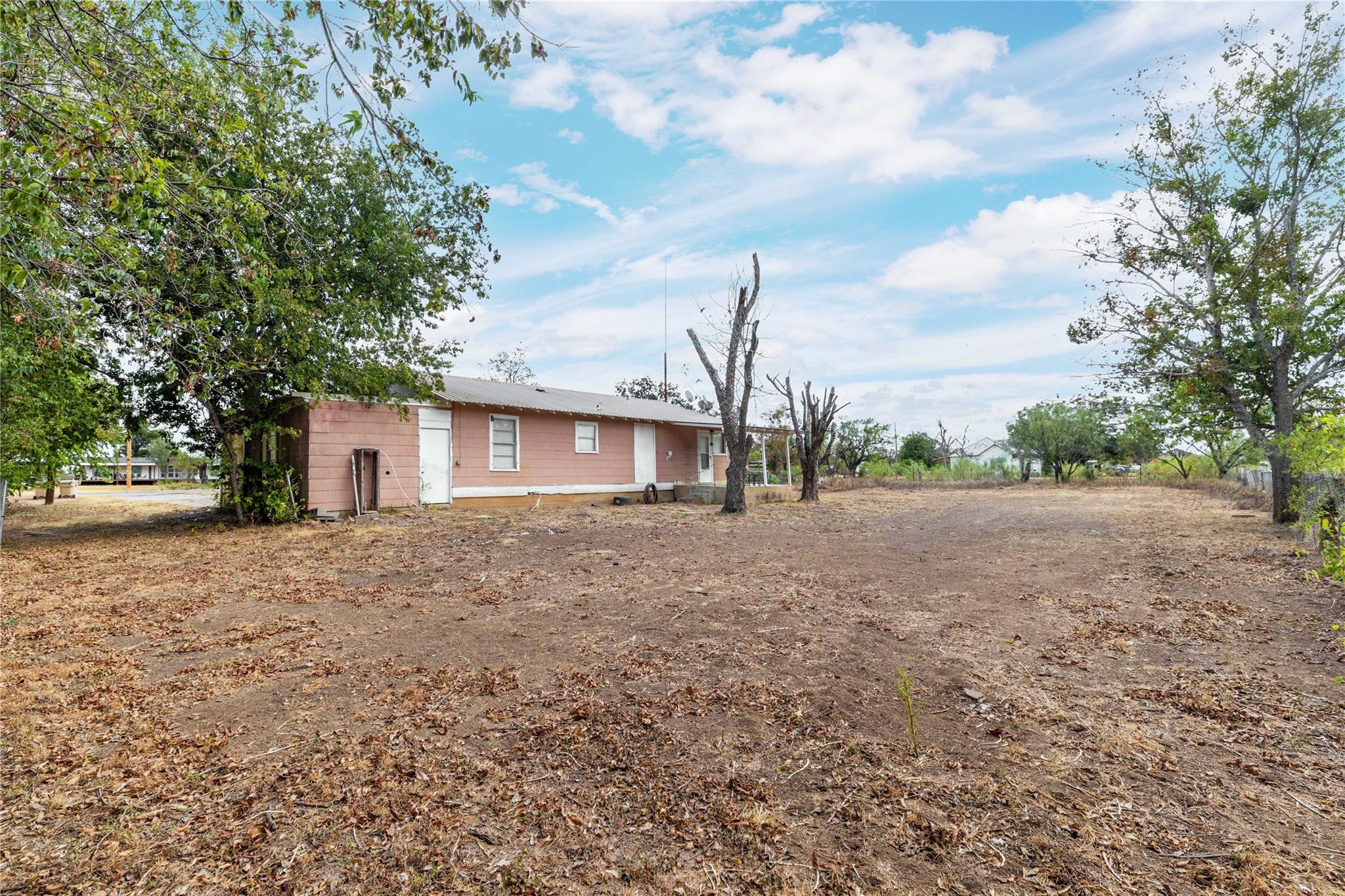 main property photo 23