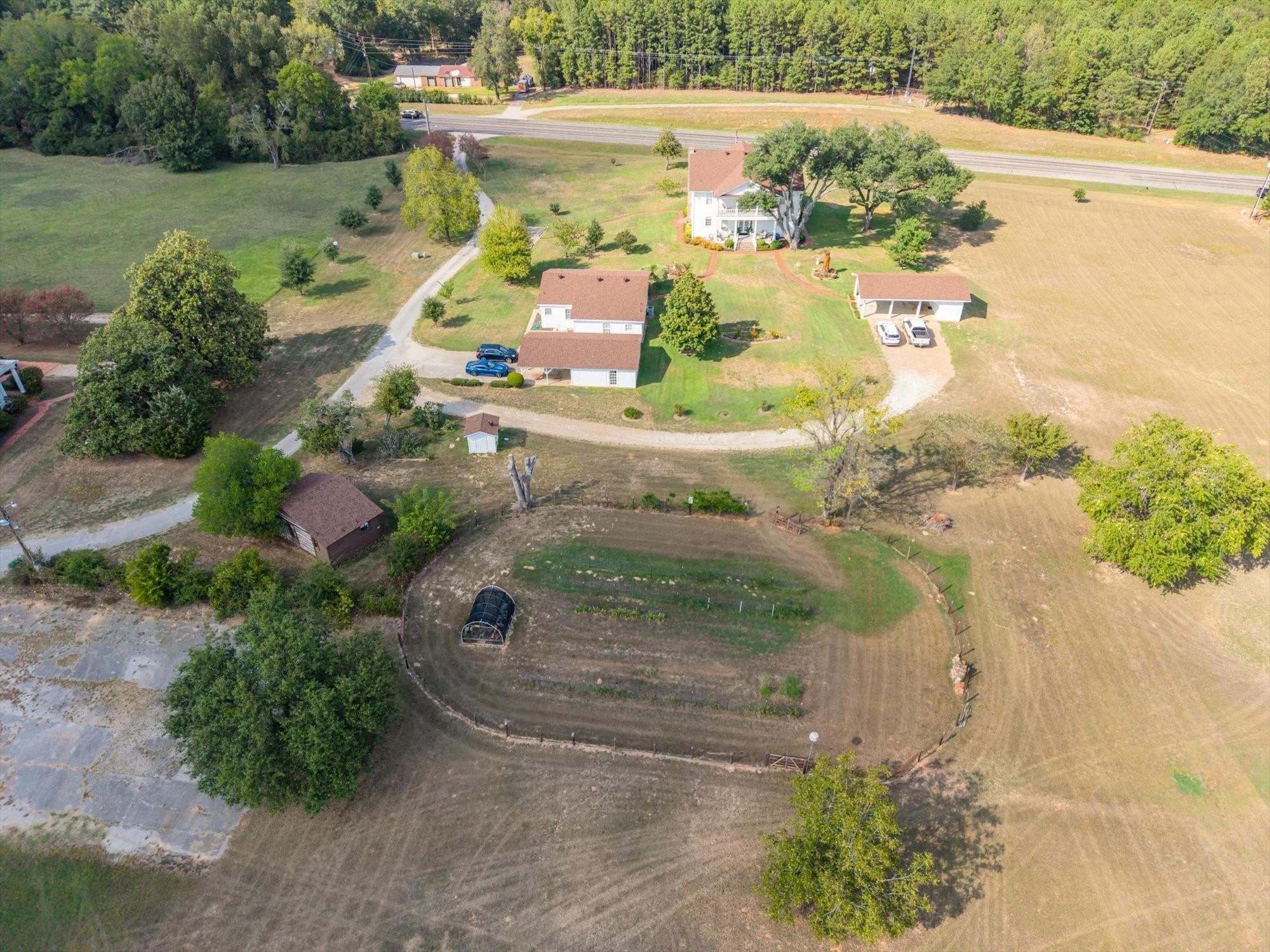 main property photo 34