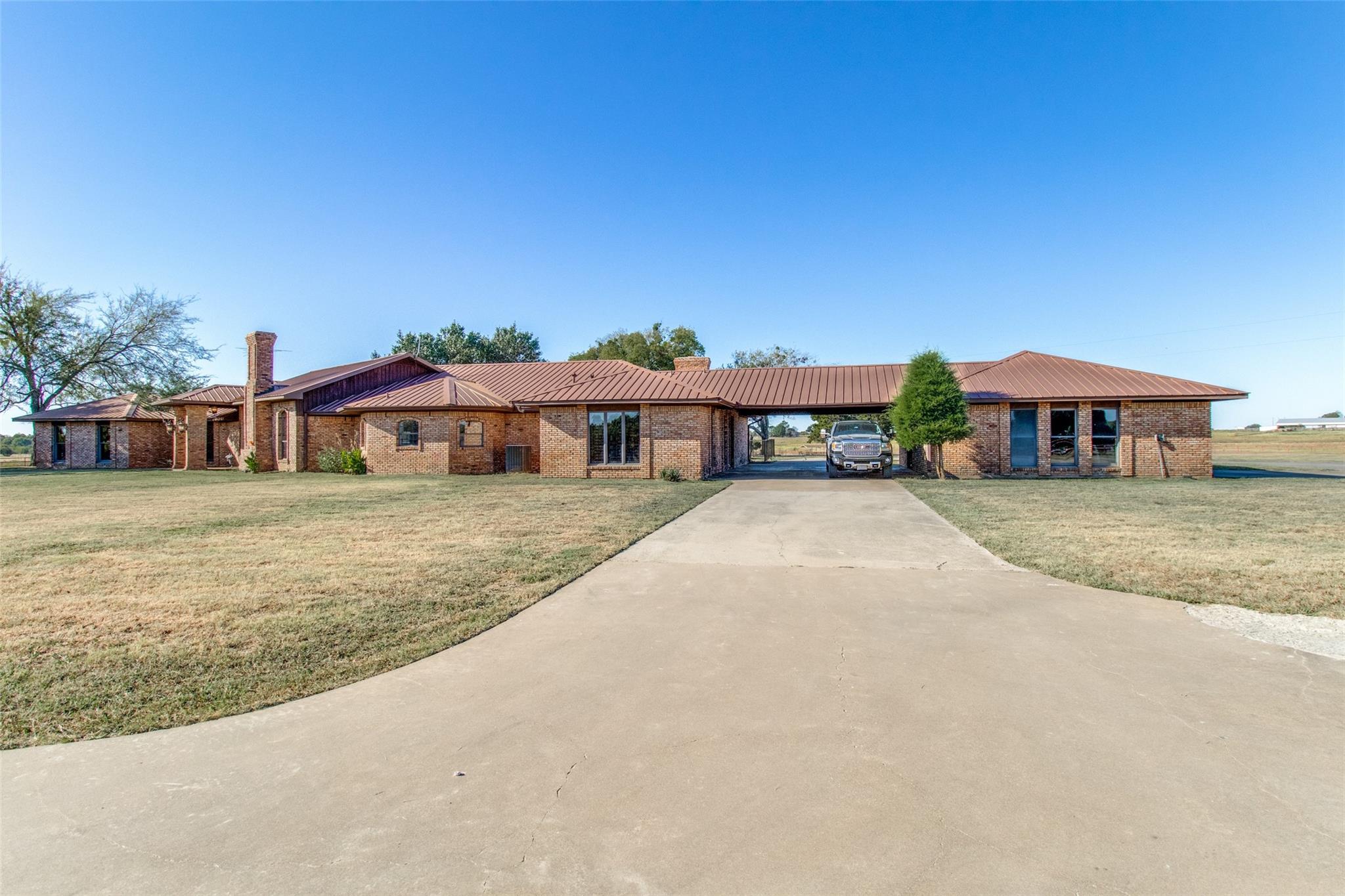 main property photo 26