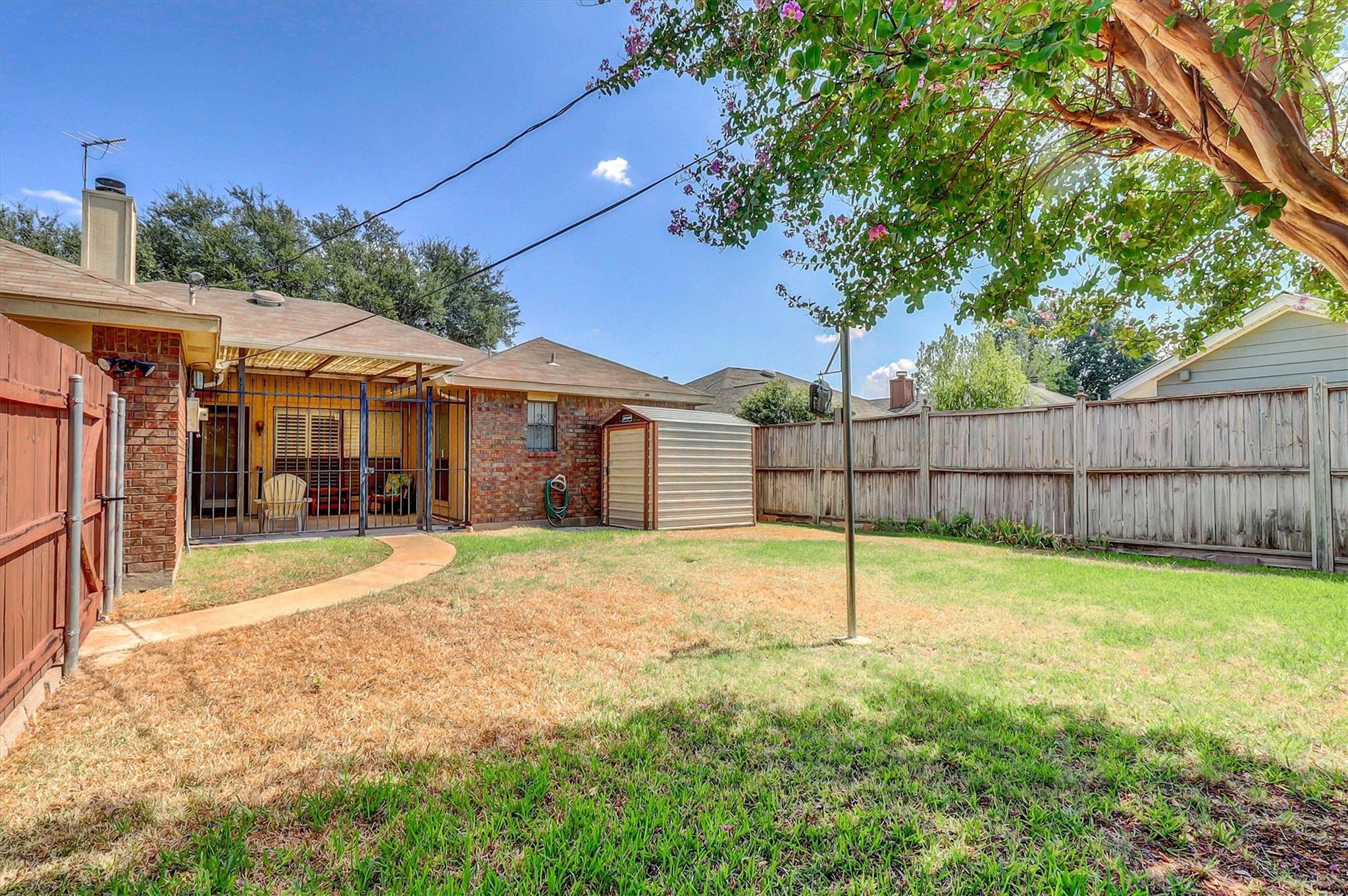 main property photo 28