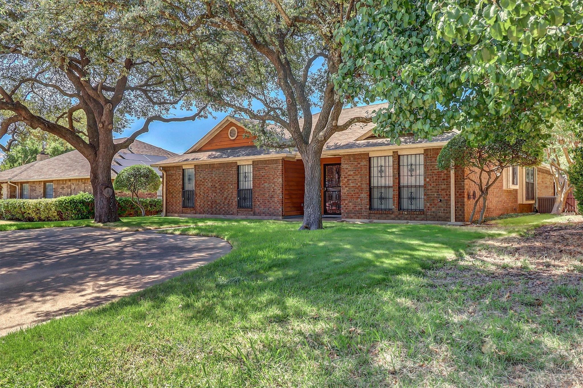 main property photo 3