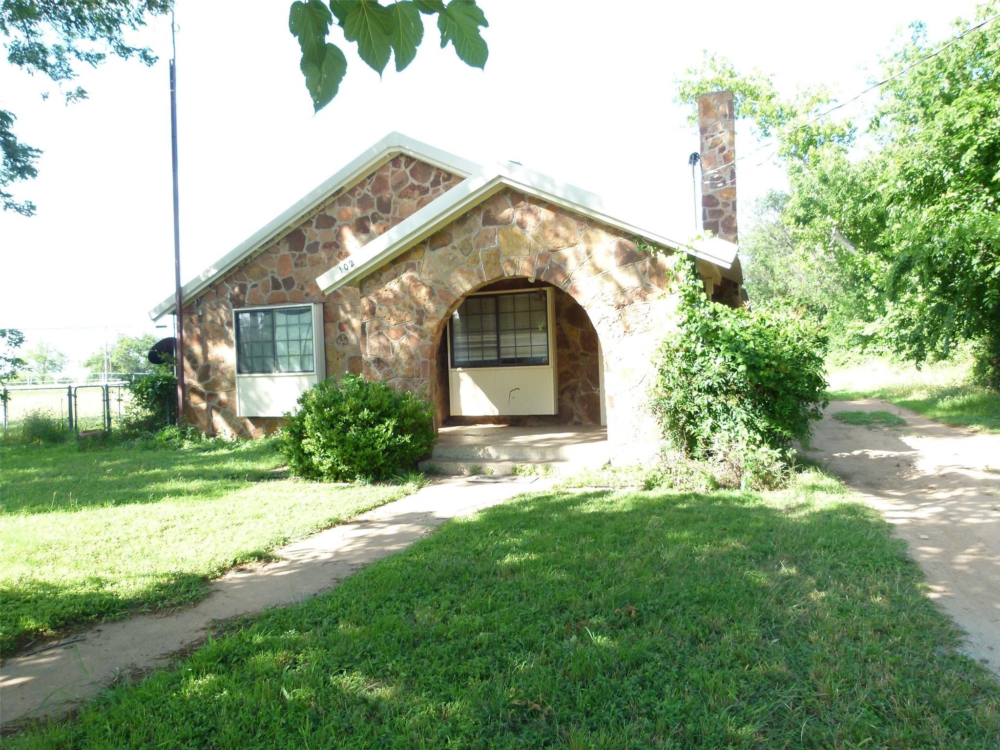 main property photo 2