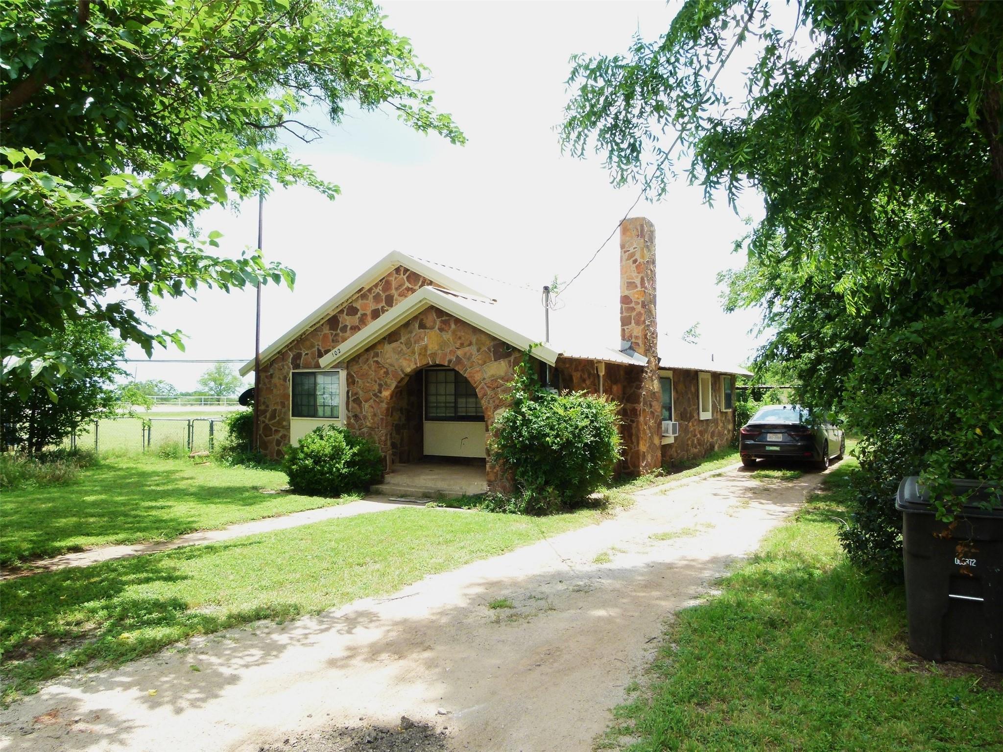 main property photo 6