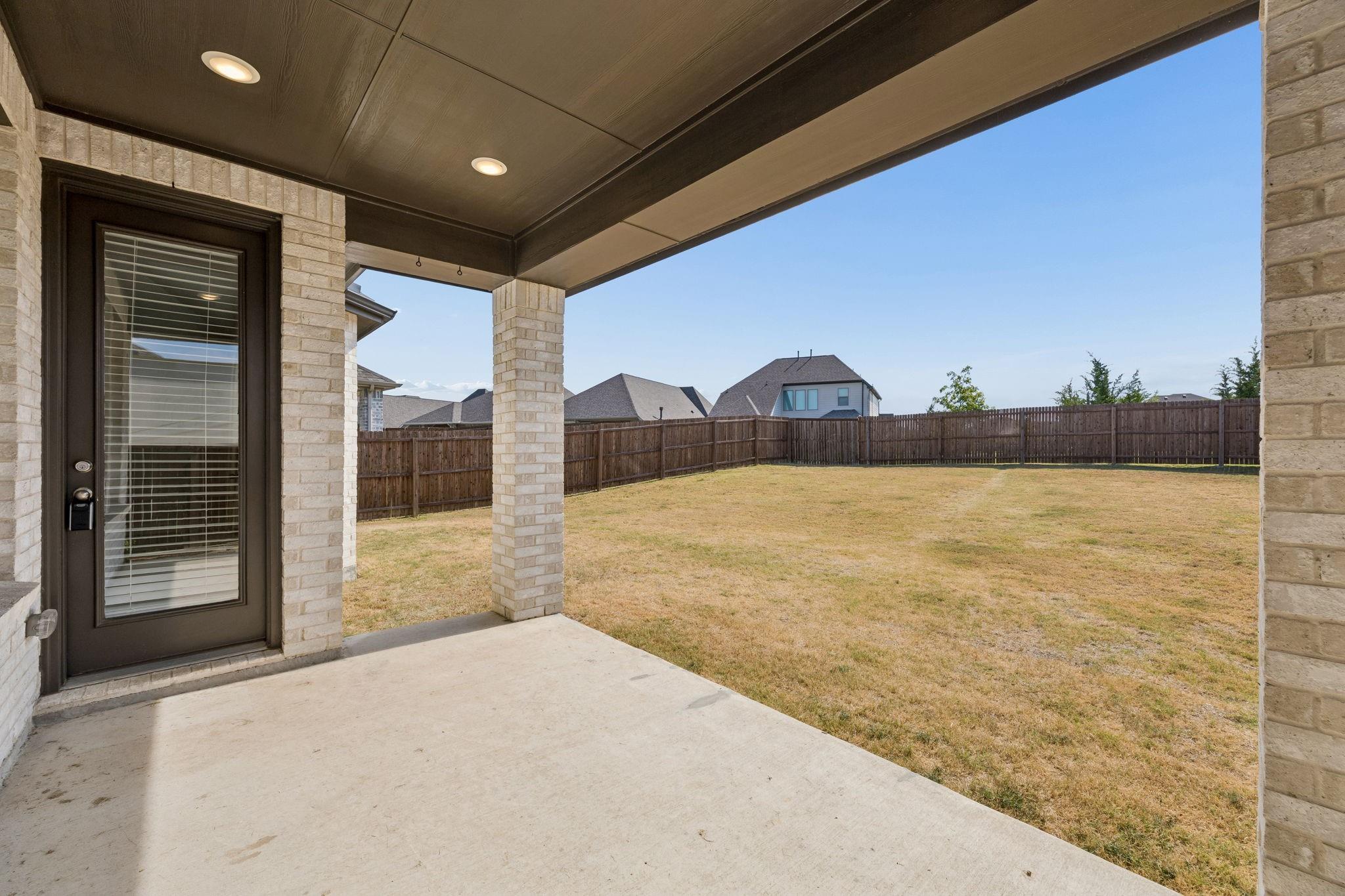 main property photo 28