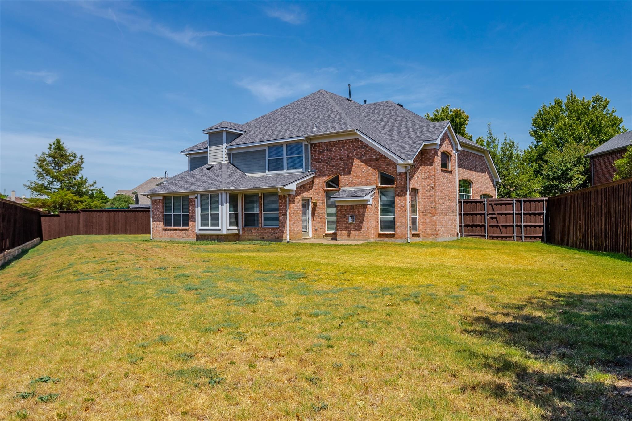 main property photo 32