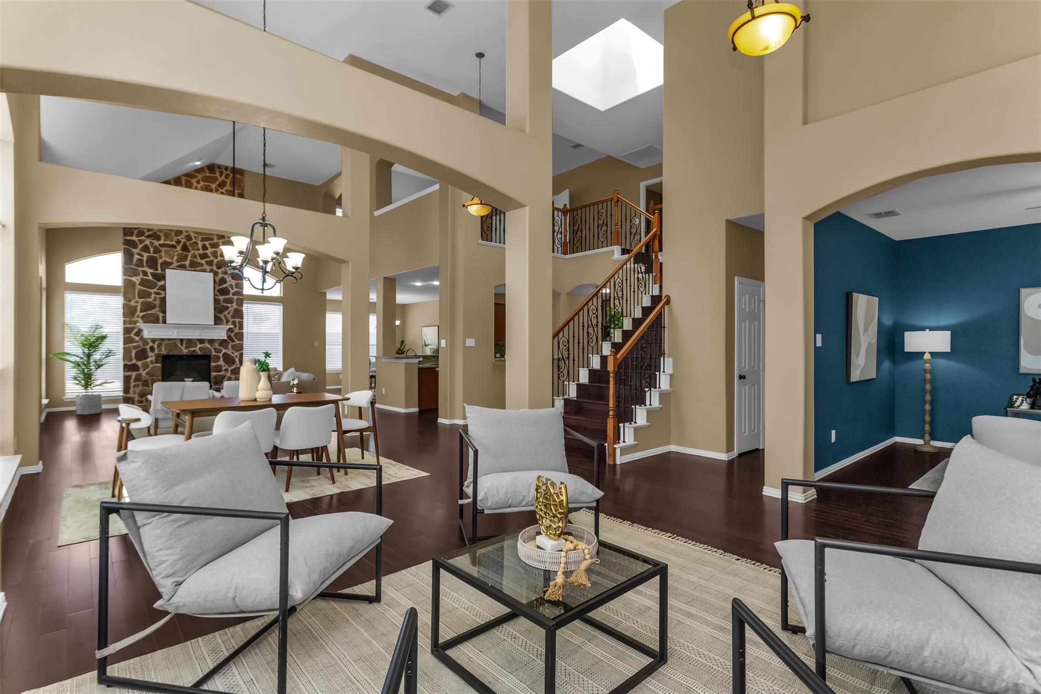 main property photo 6