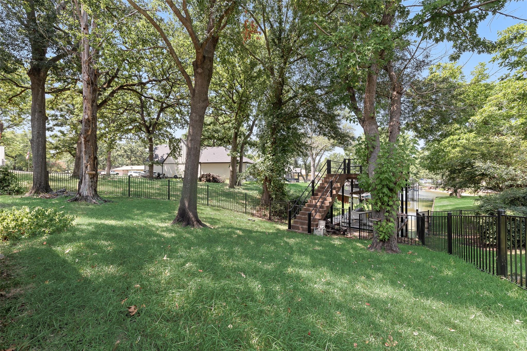 main property photo 21