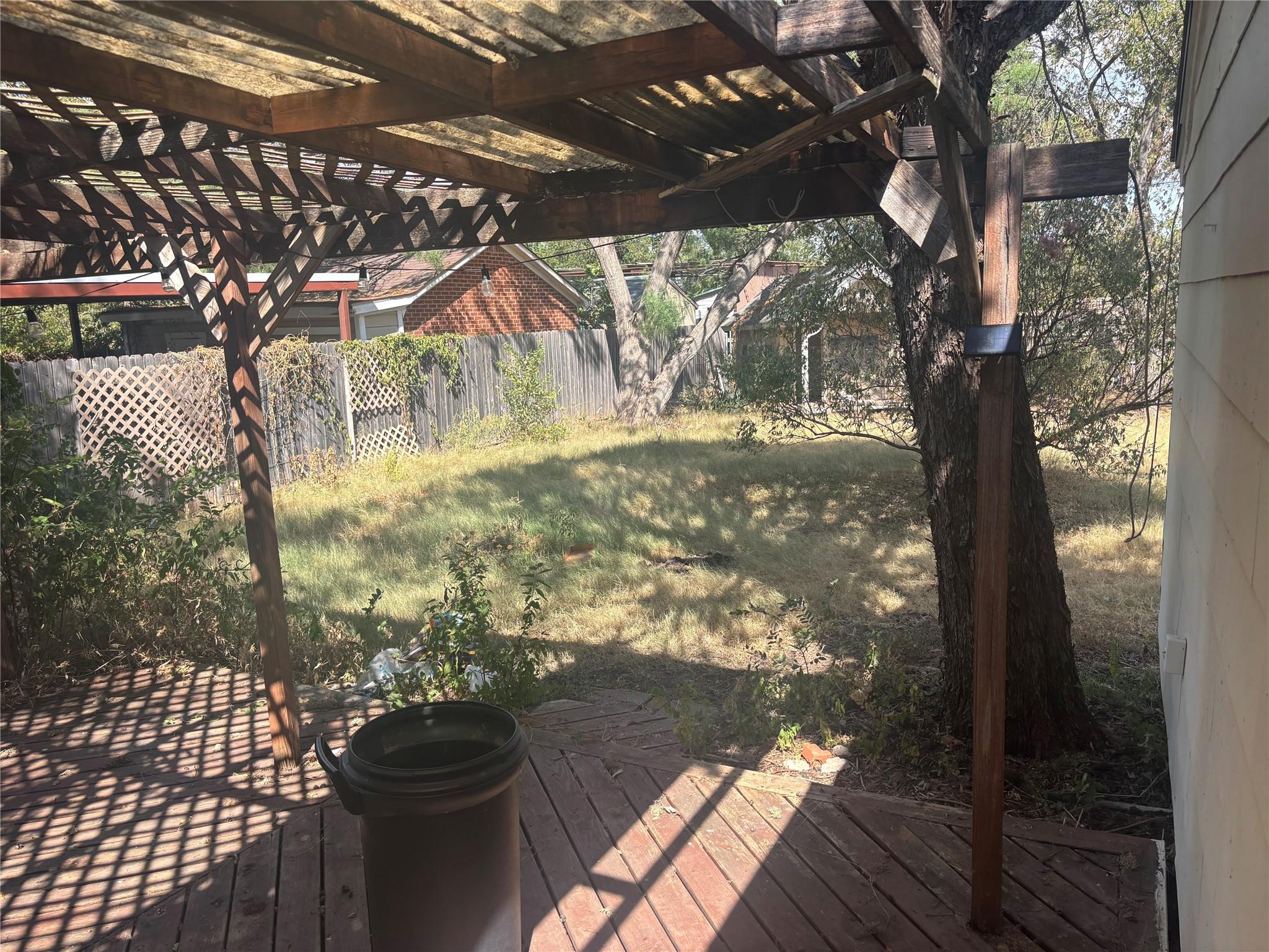 main property photo 13