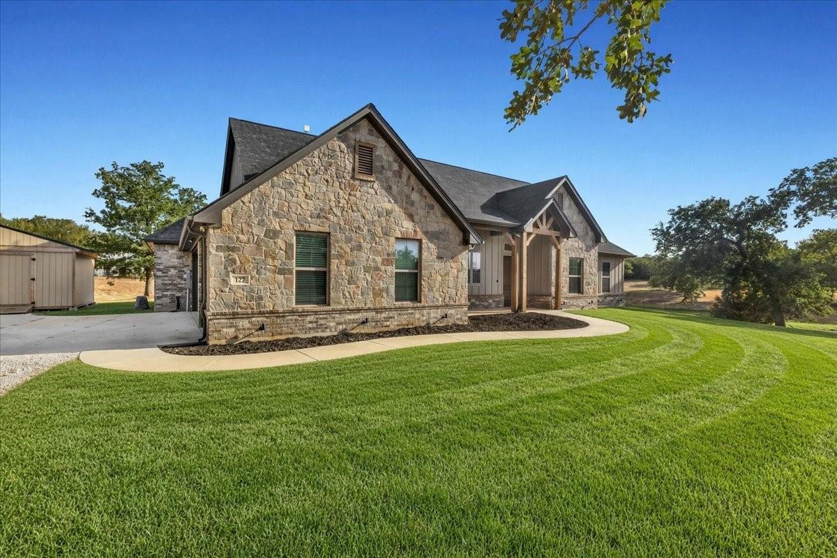 main property photo 6