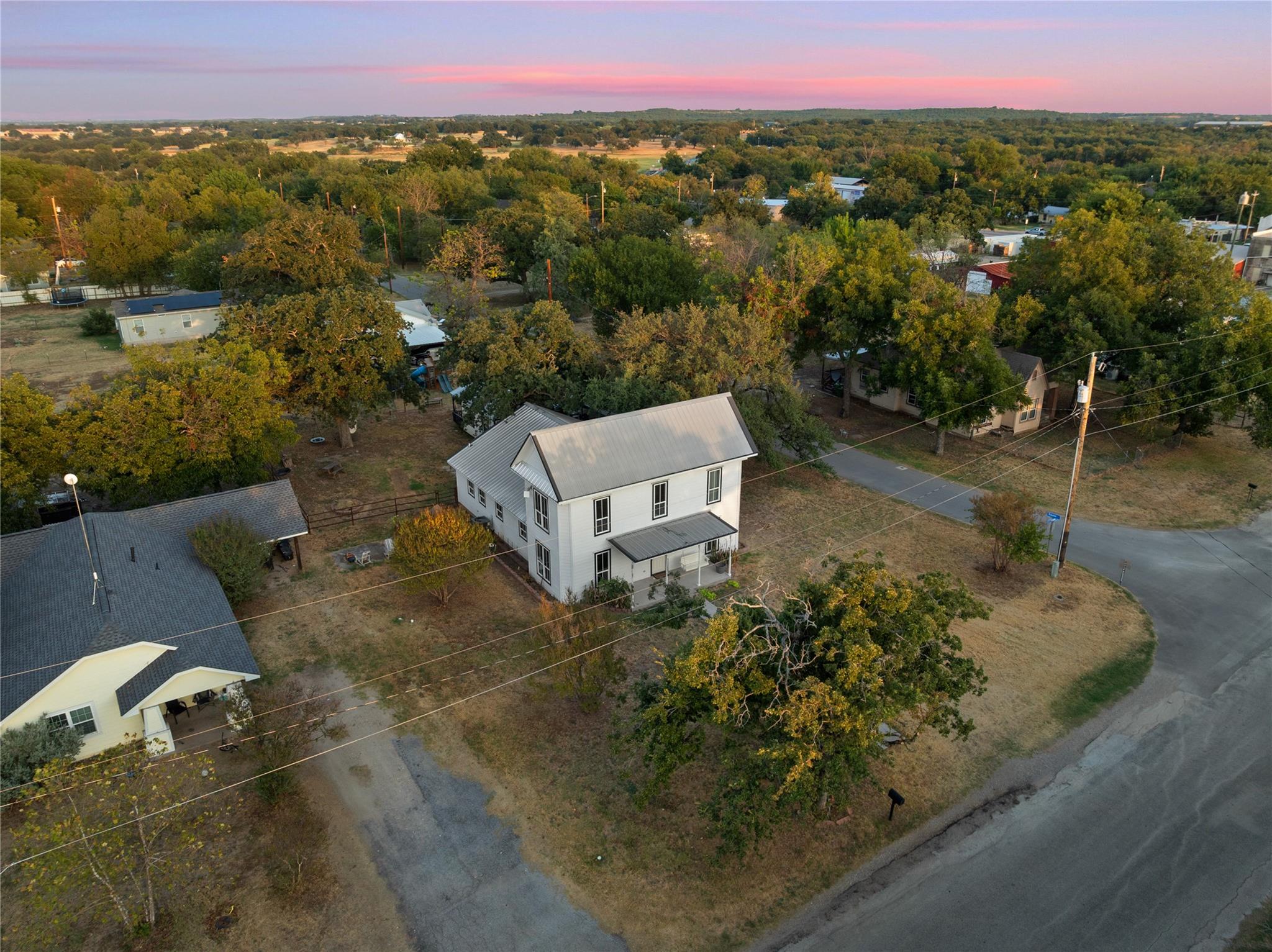 main property photo 32