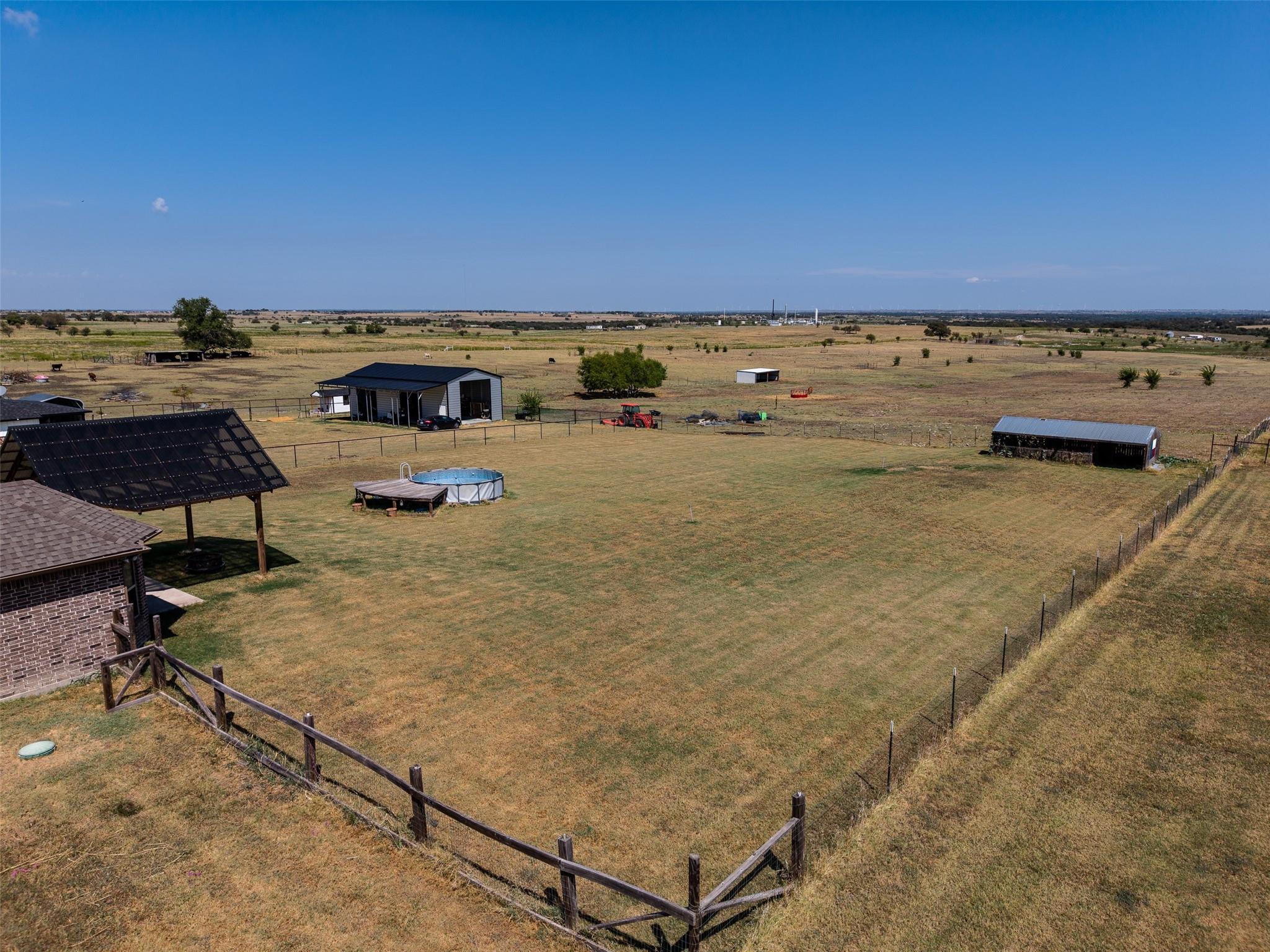 main property photo 32