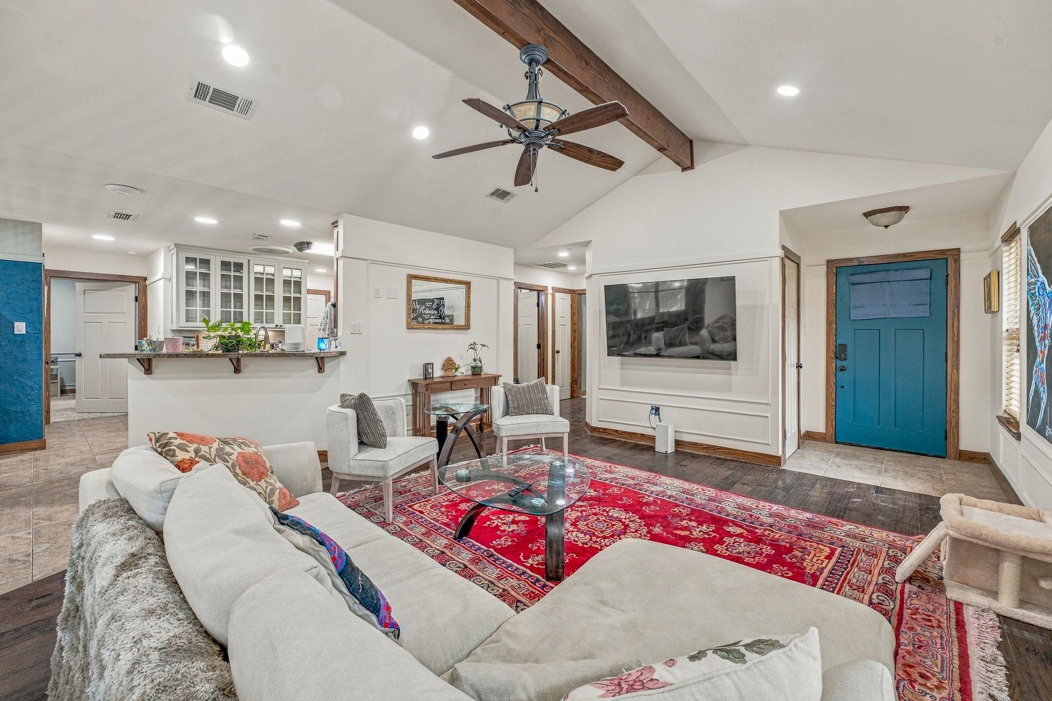 main property photo 8