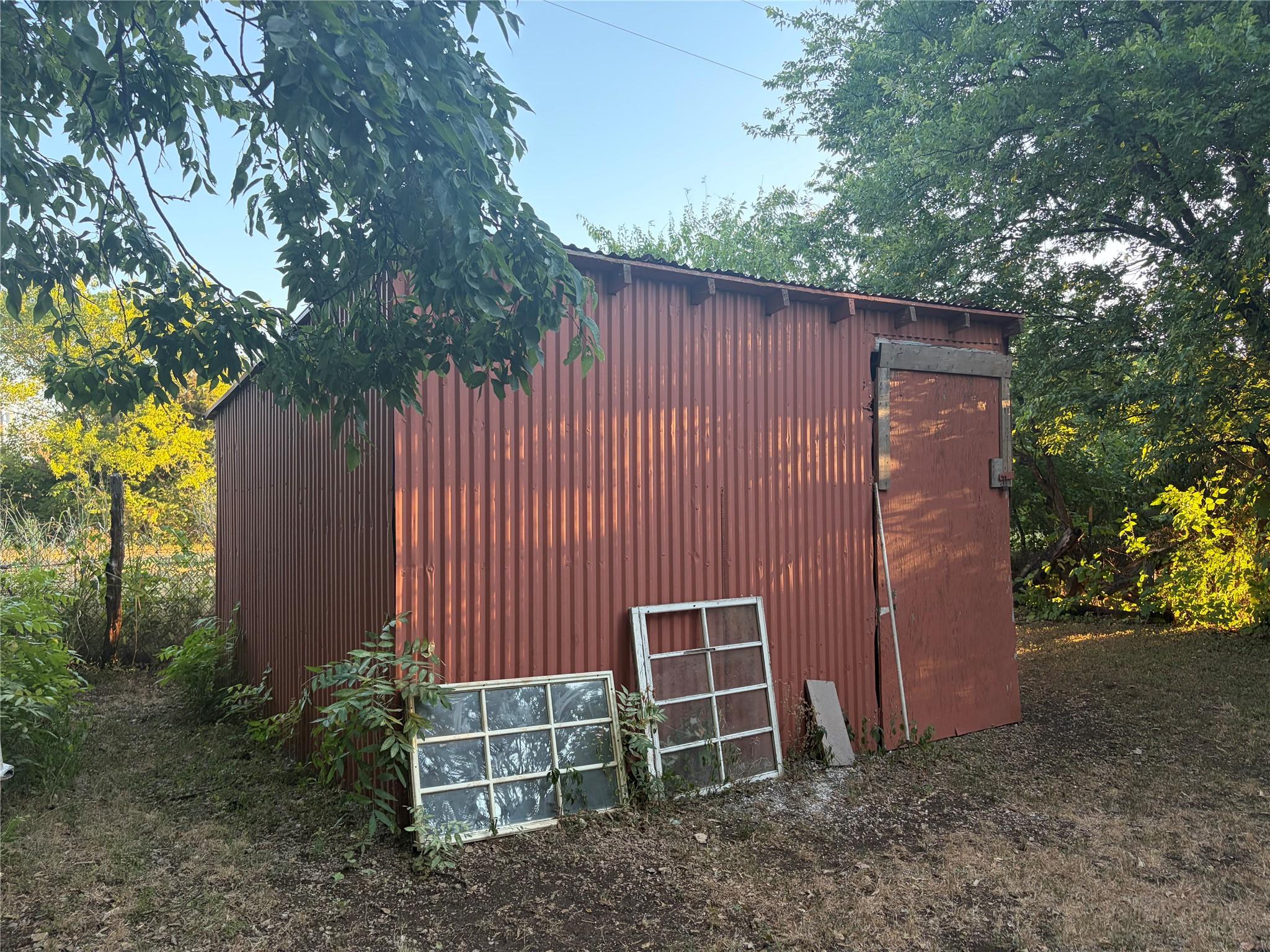 main property photo 10