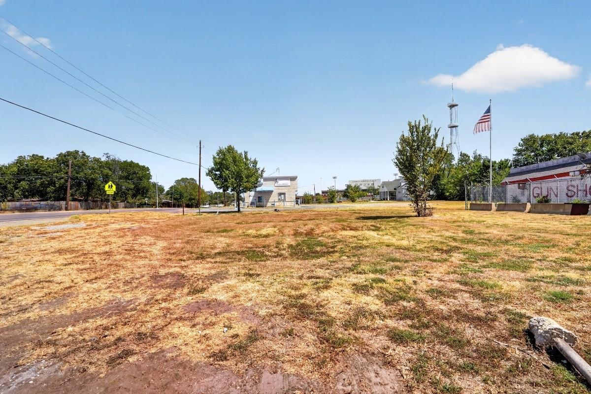 main property photo 13