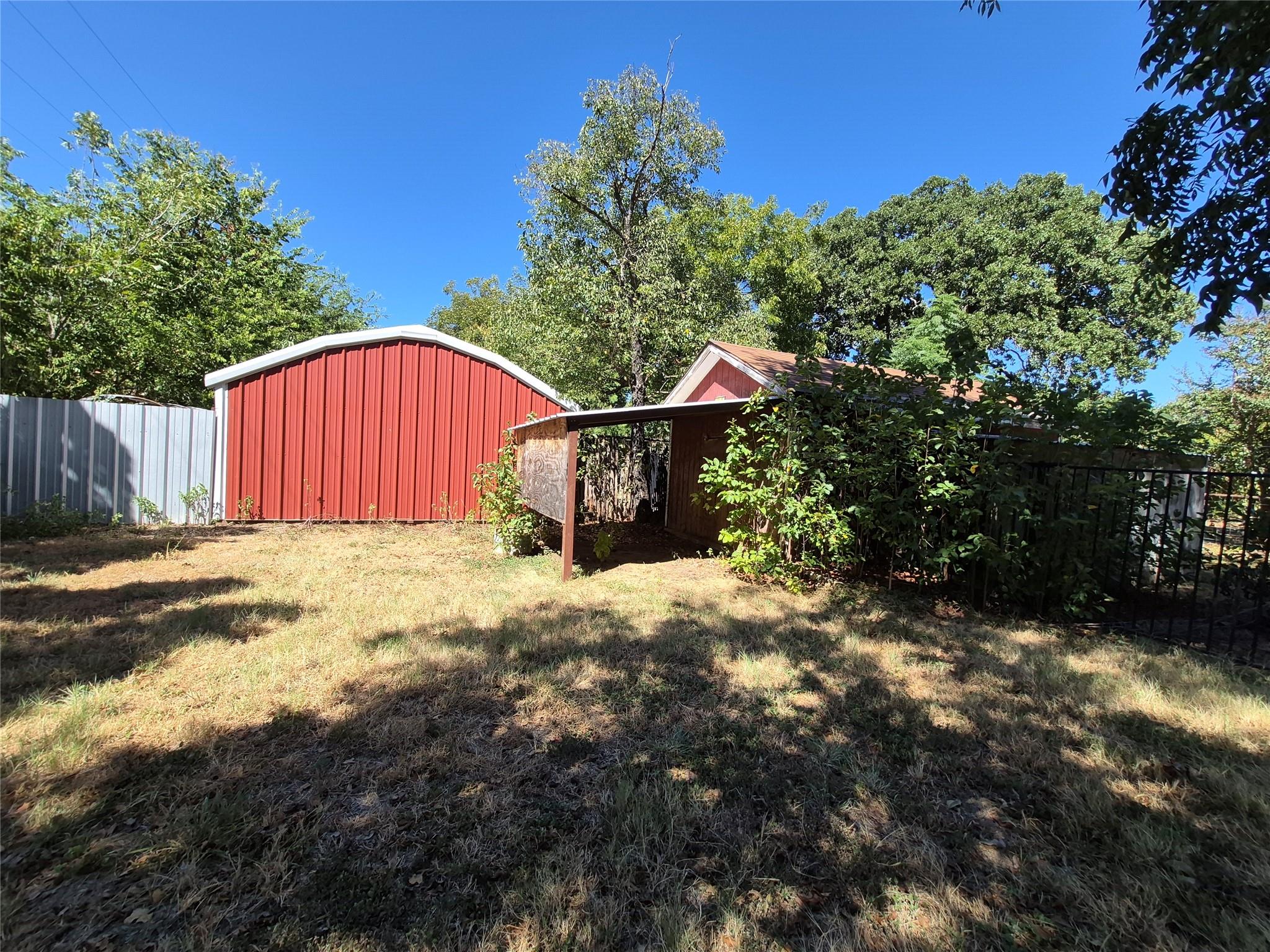 main property photo 22