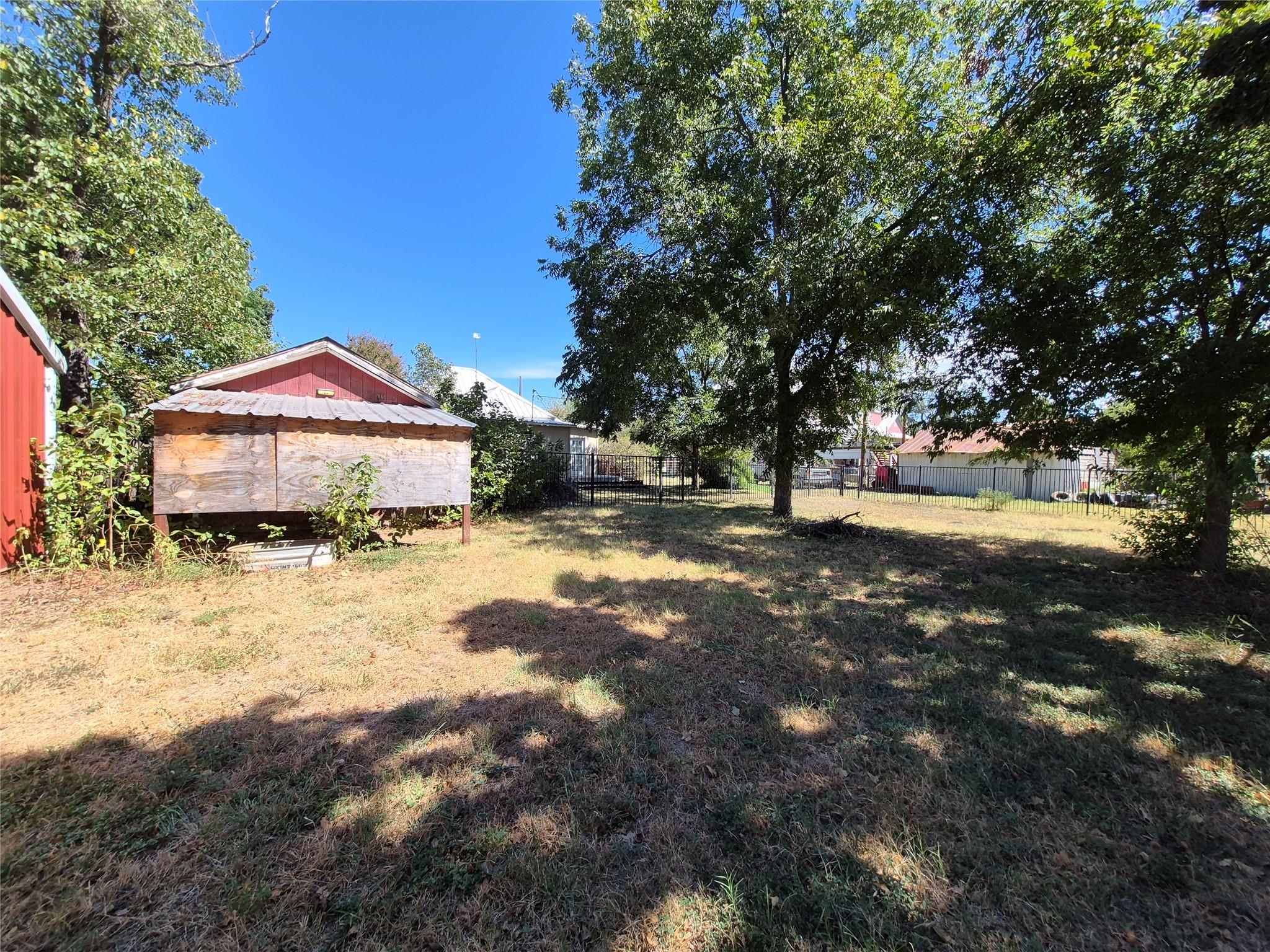 main property photo 23