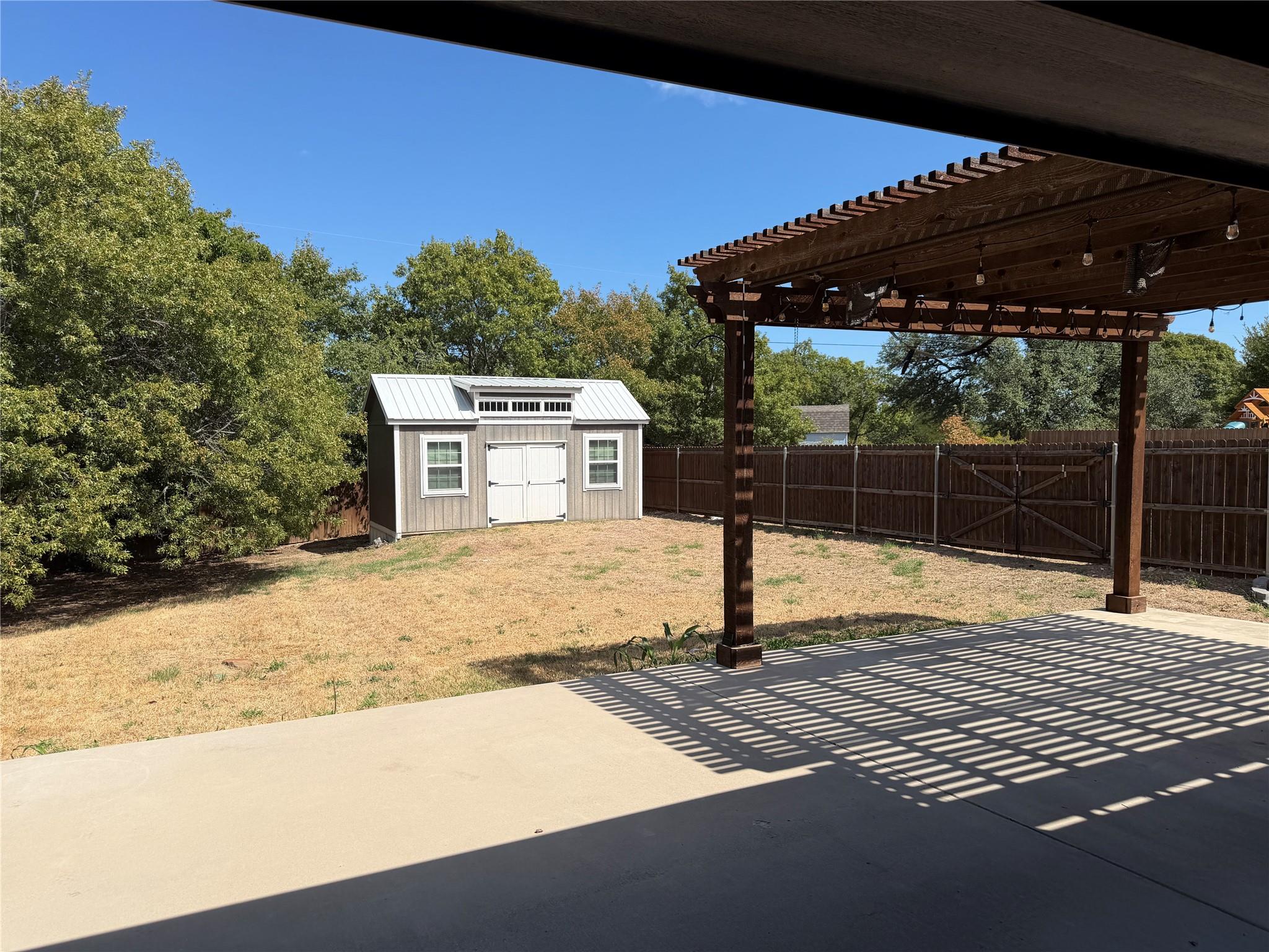 main property photo 23