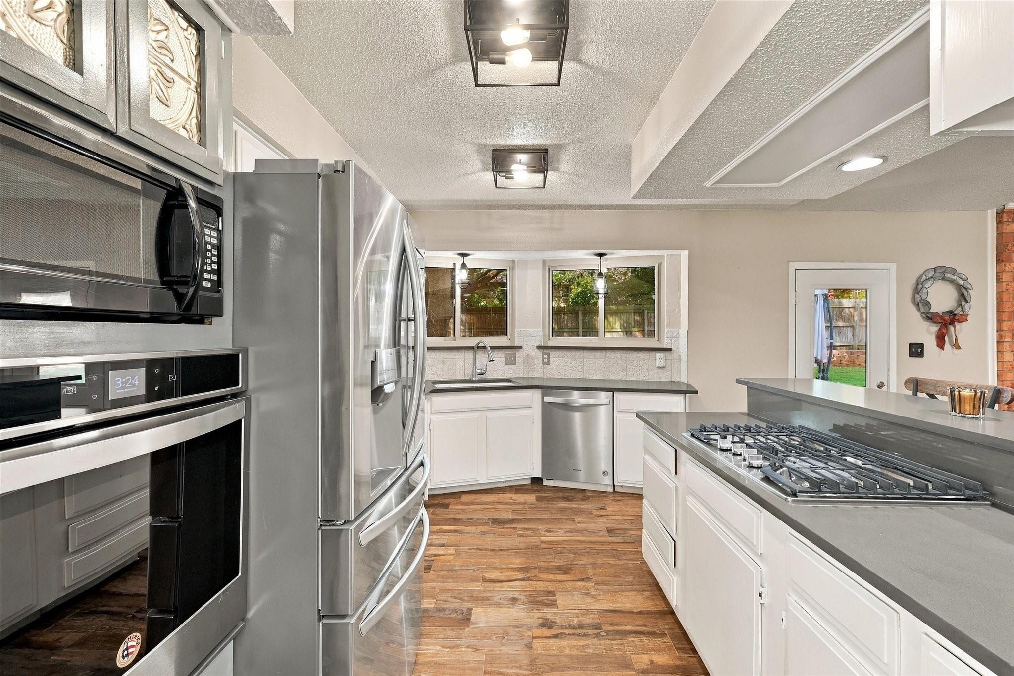 main property photo 14