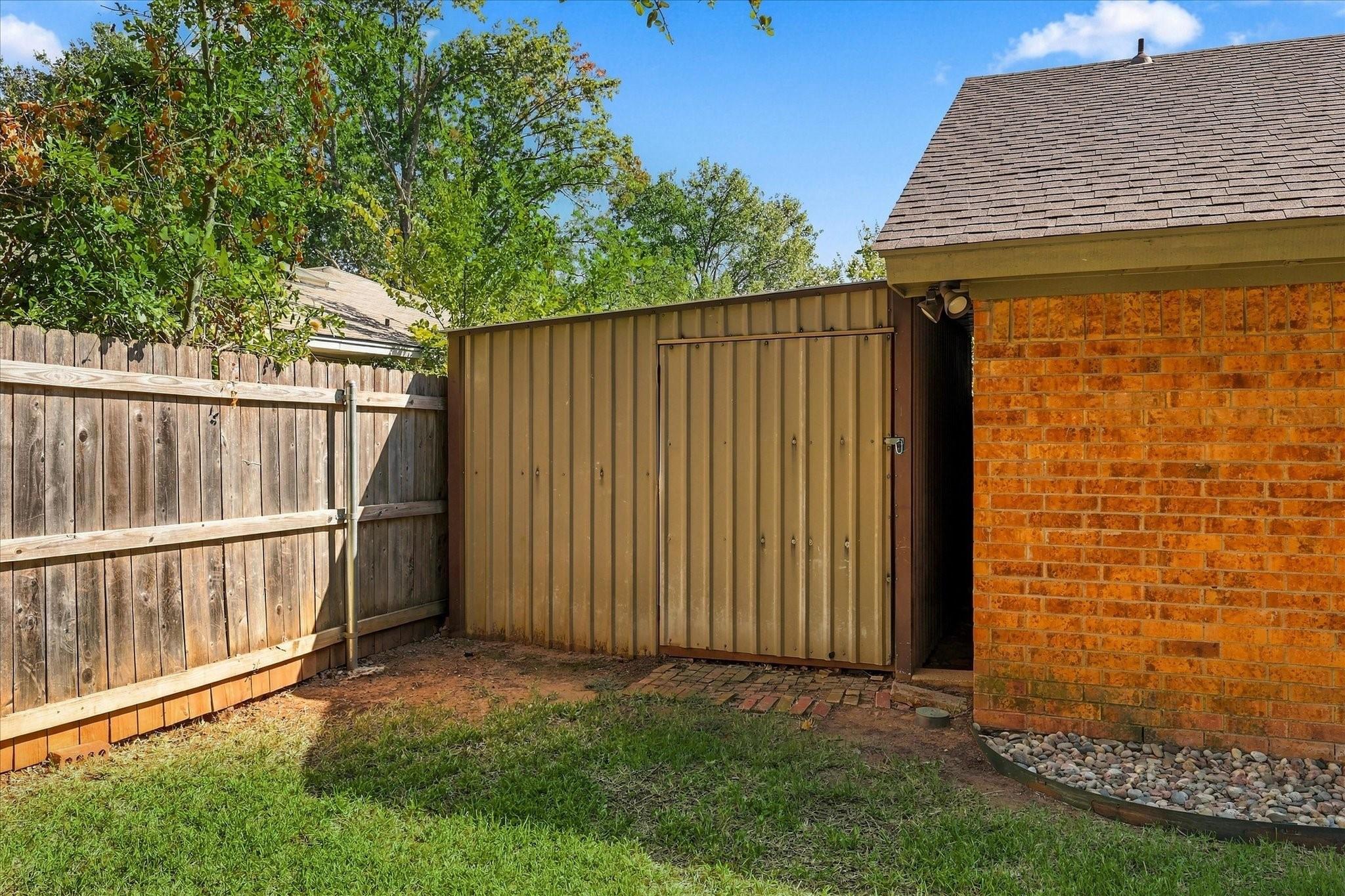 main property photo 35