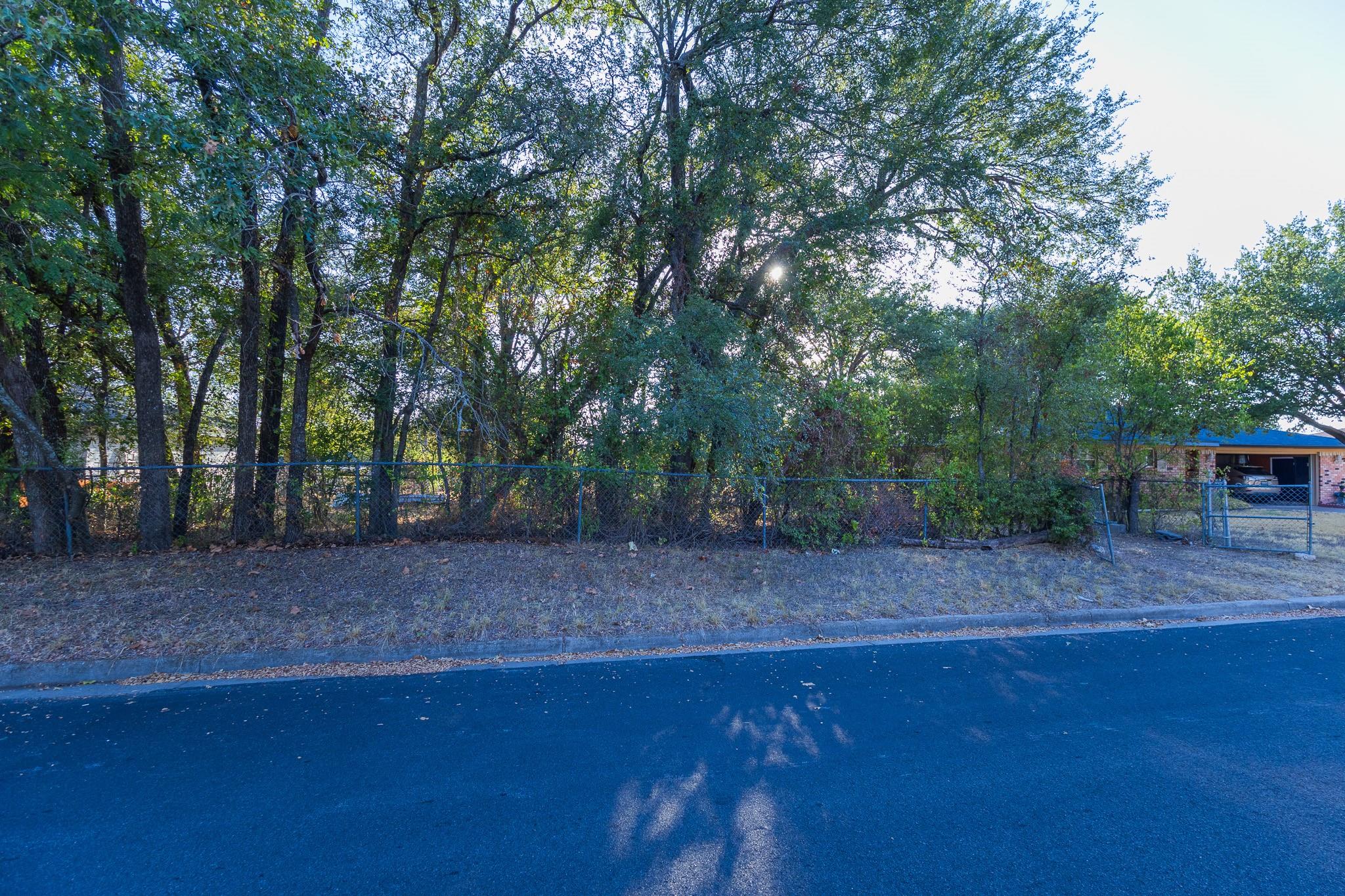 main property photo 25