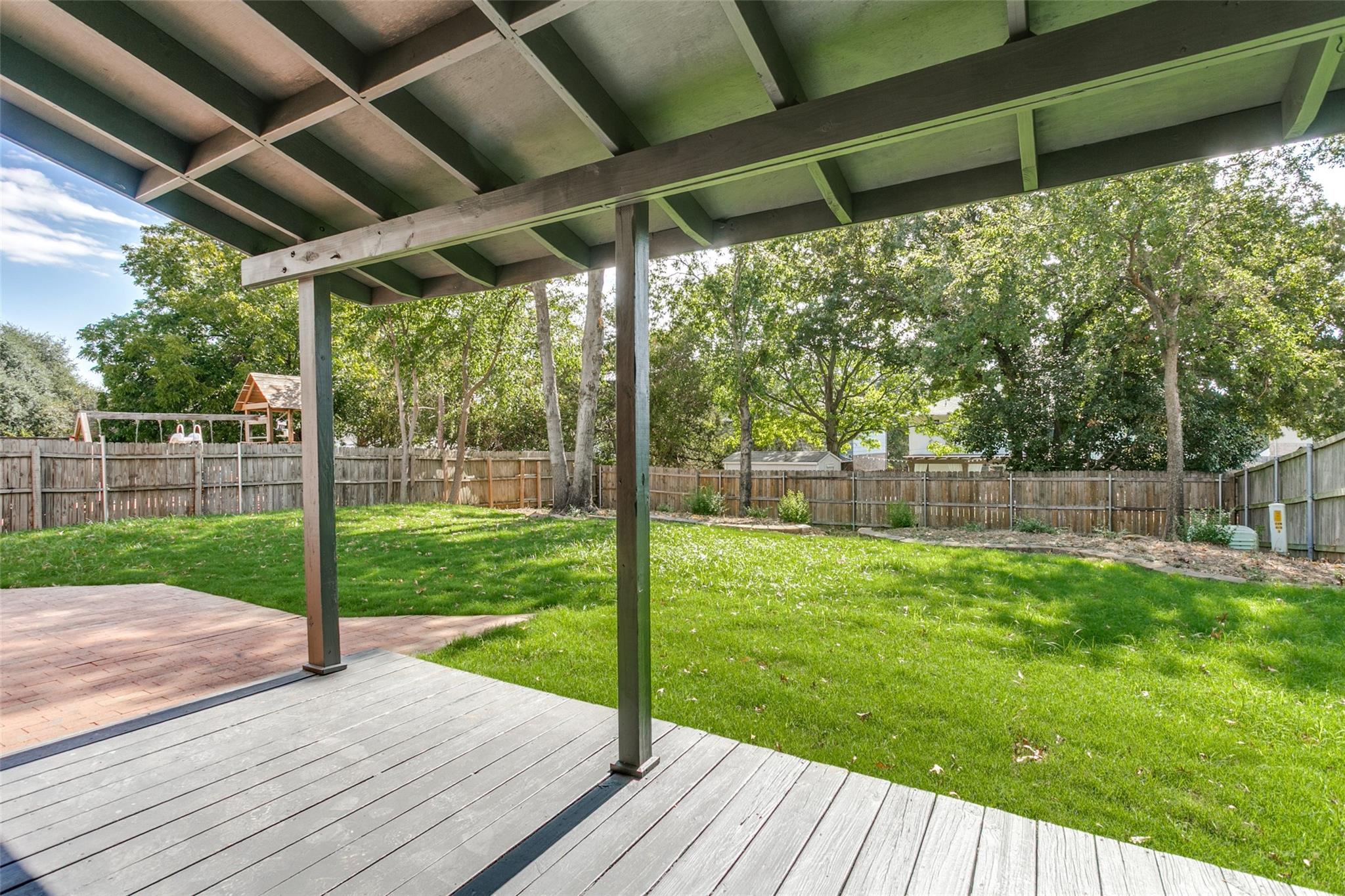 main property photo 23