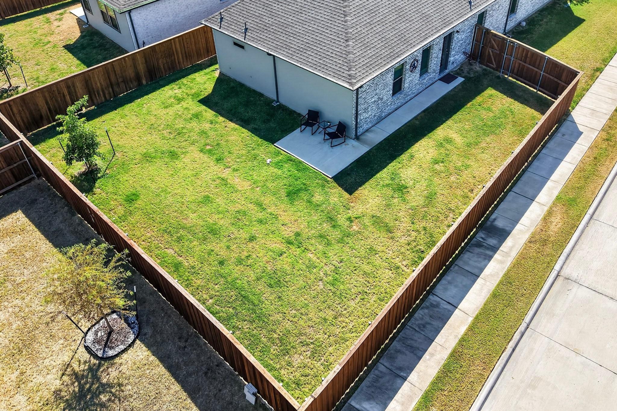main property photo 19