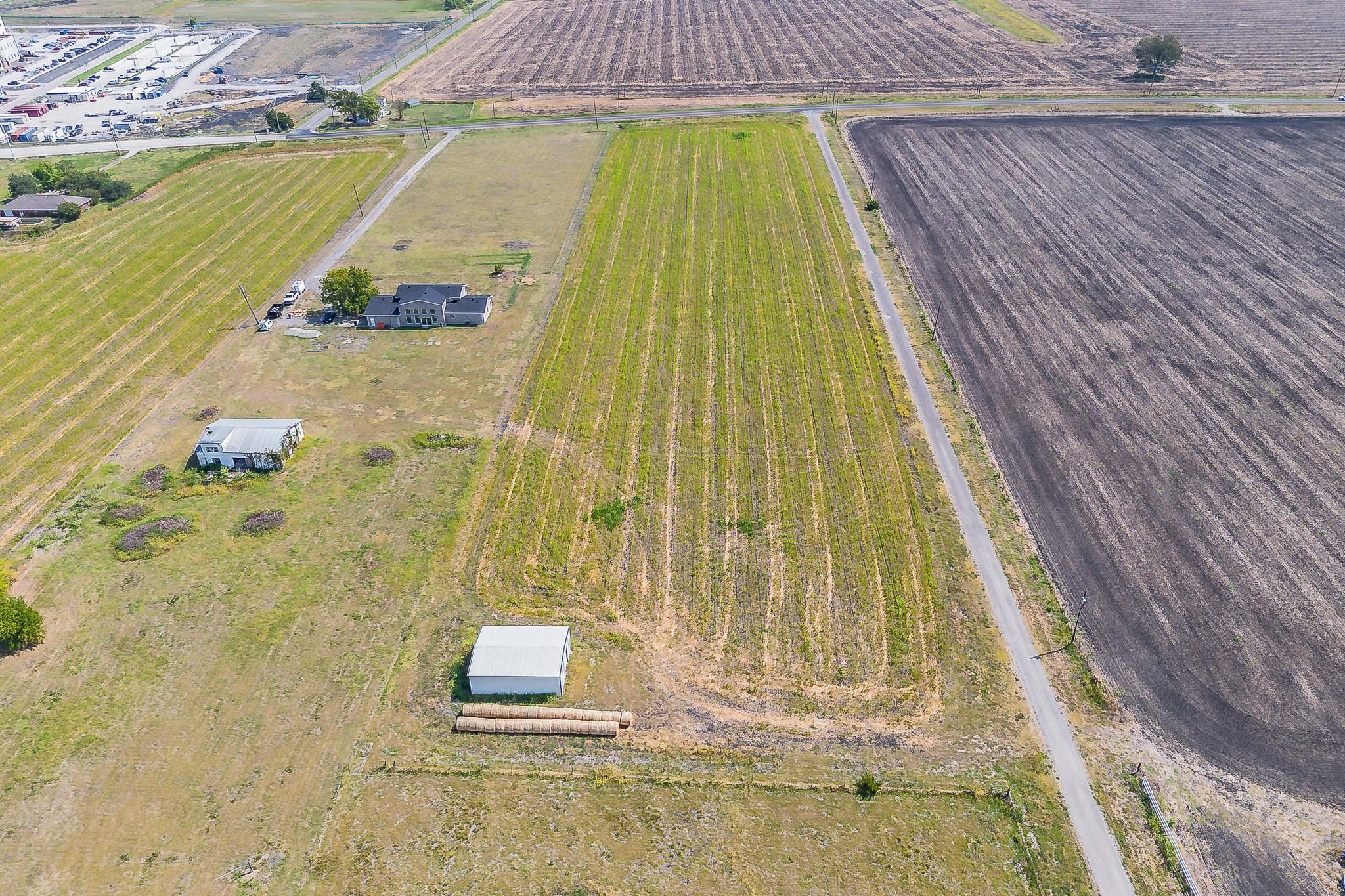 main property photo 35