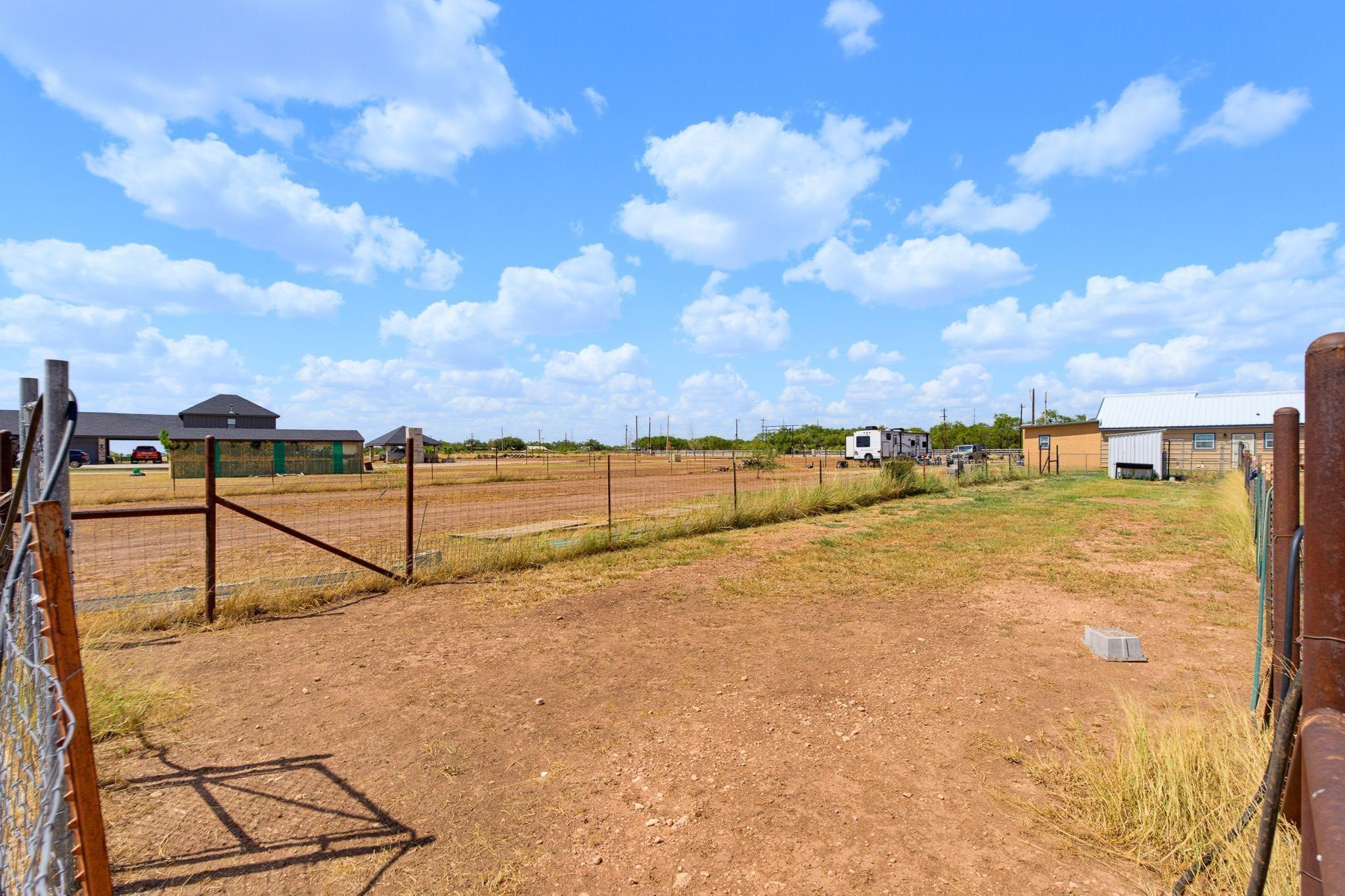 main property photo 30