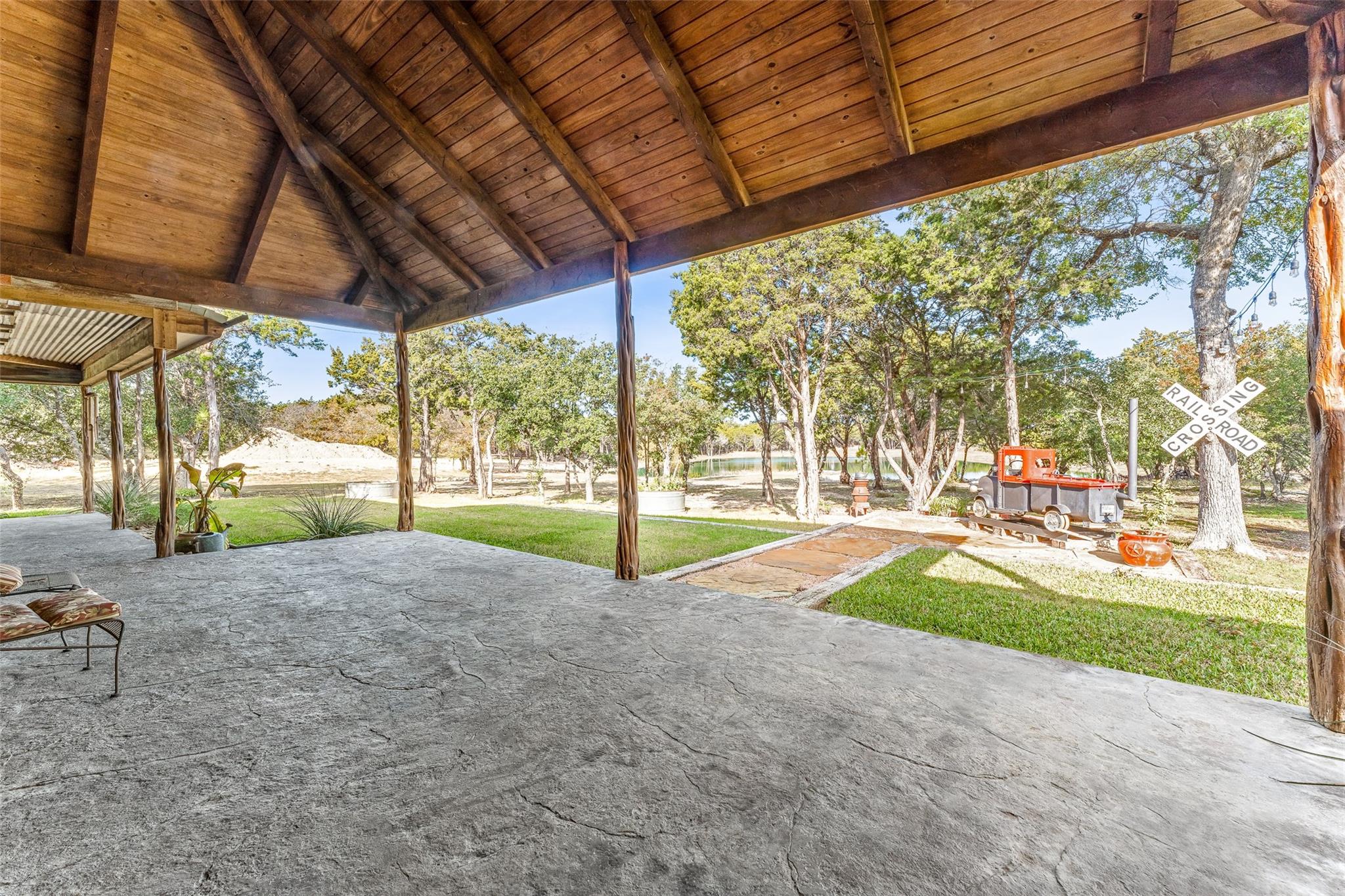 main property photo 14