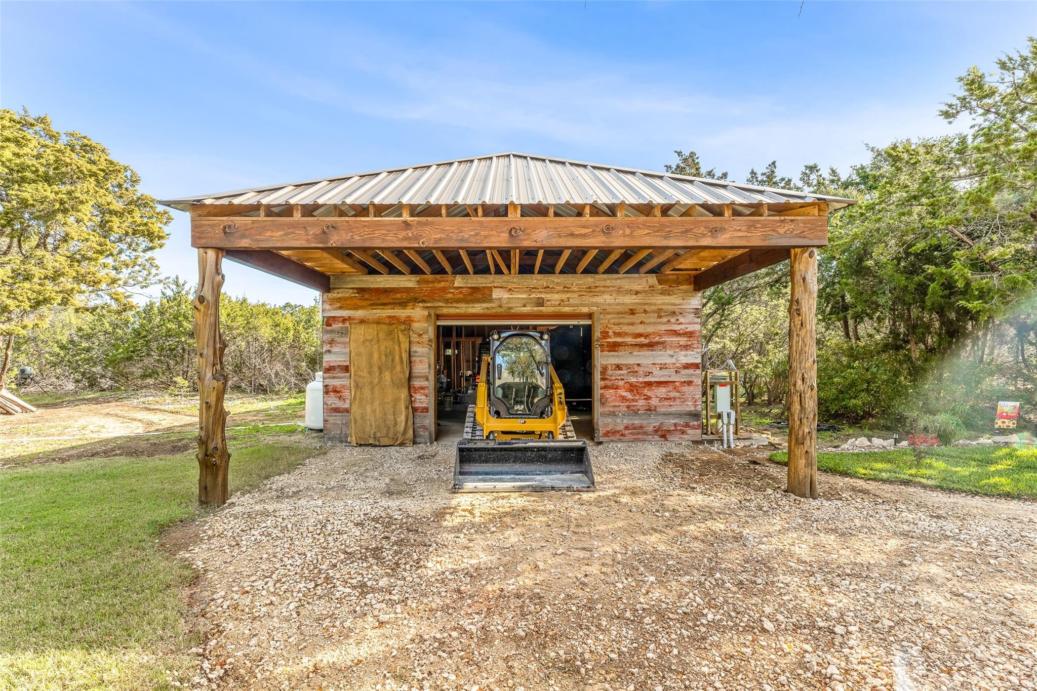 main property photo 18