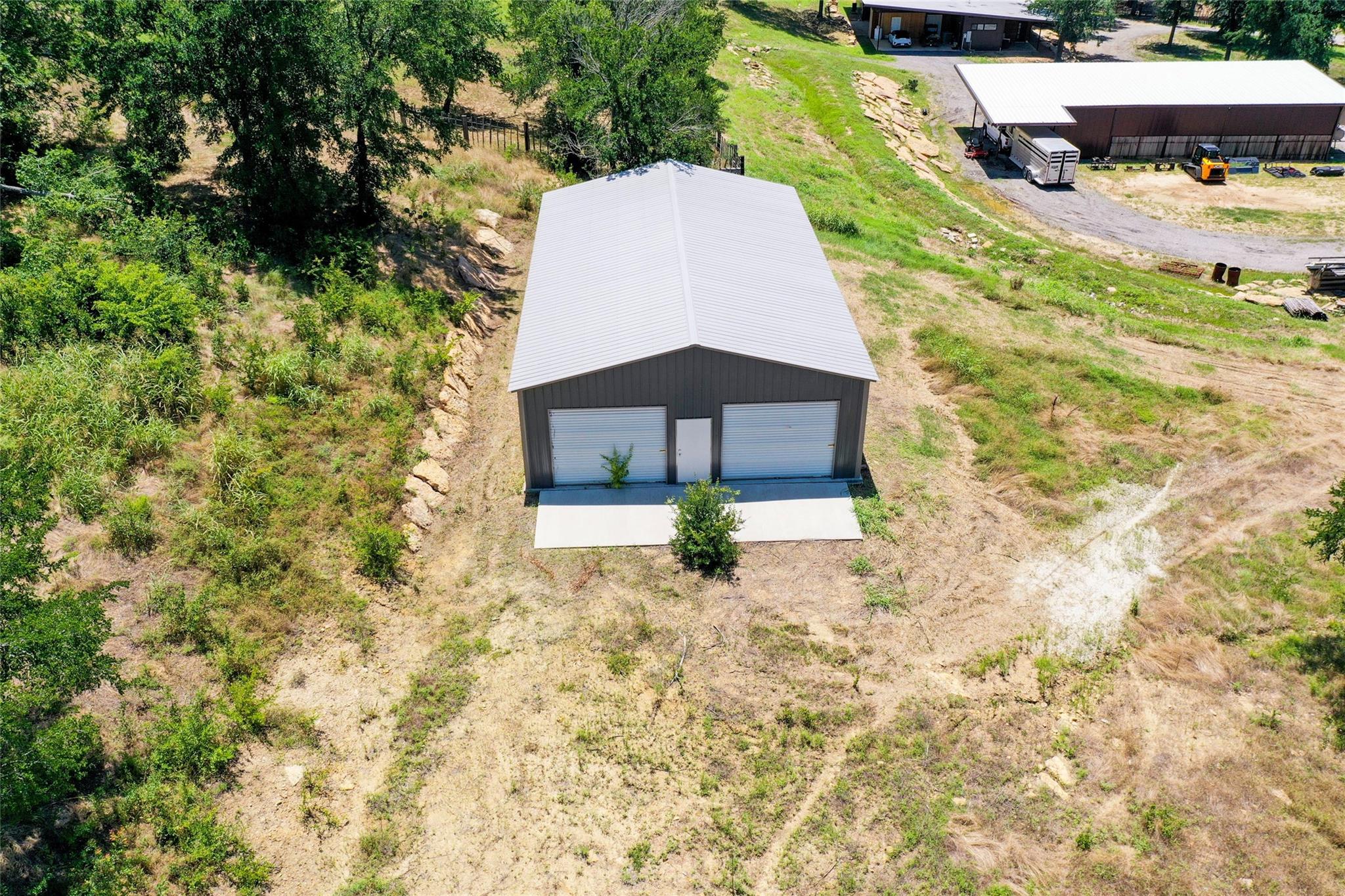 main property photo 30