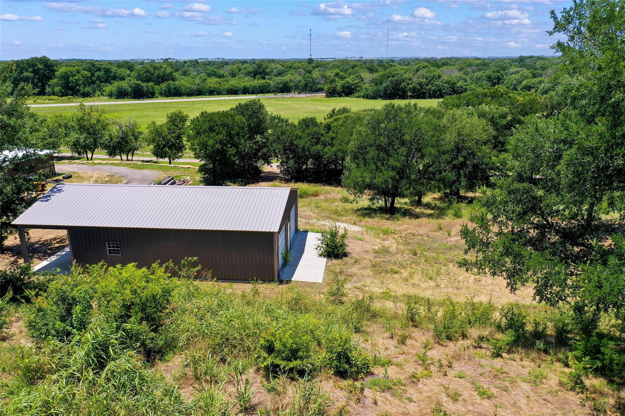 main property photo 33