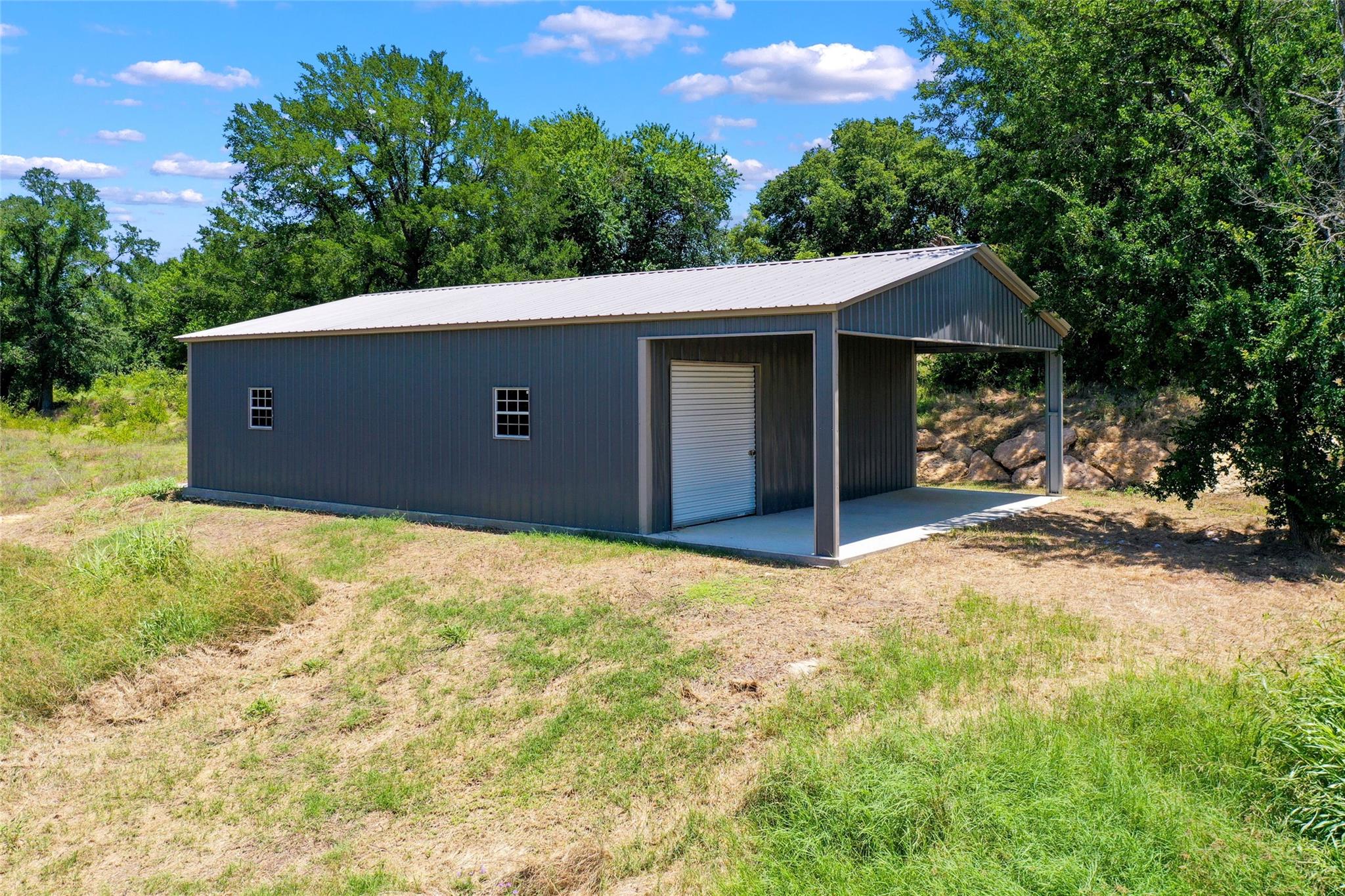 main property photo 4
