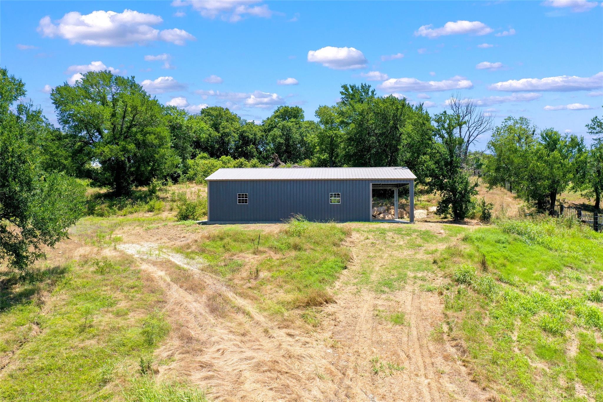 main property photo 8